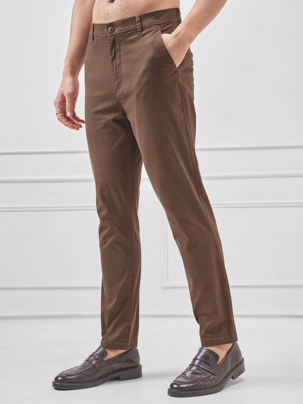 Highlander Men Brown Slim Fit Solid Regular Trouser - Brown - Image 4