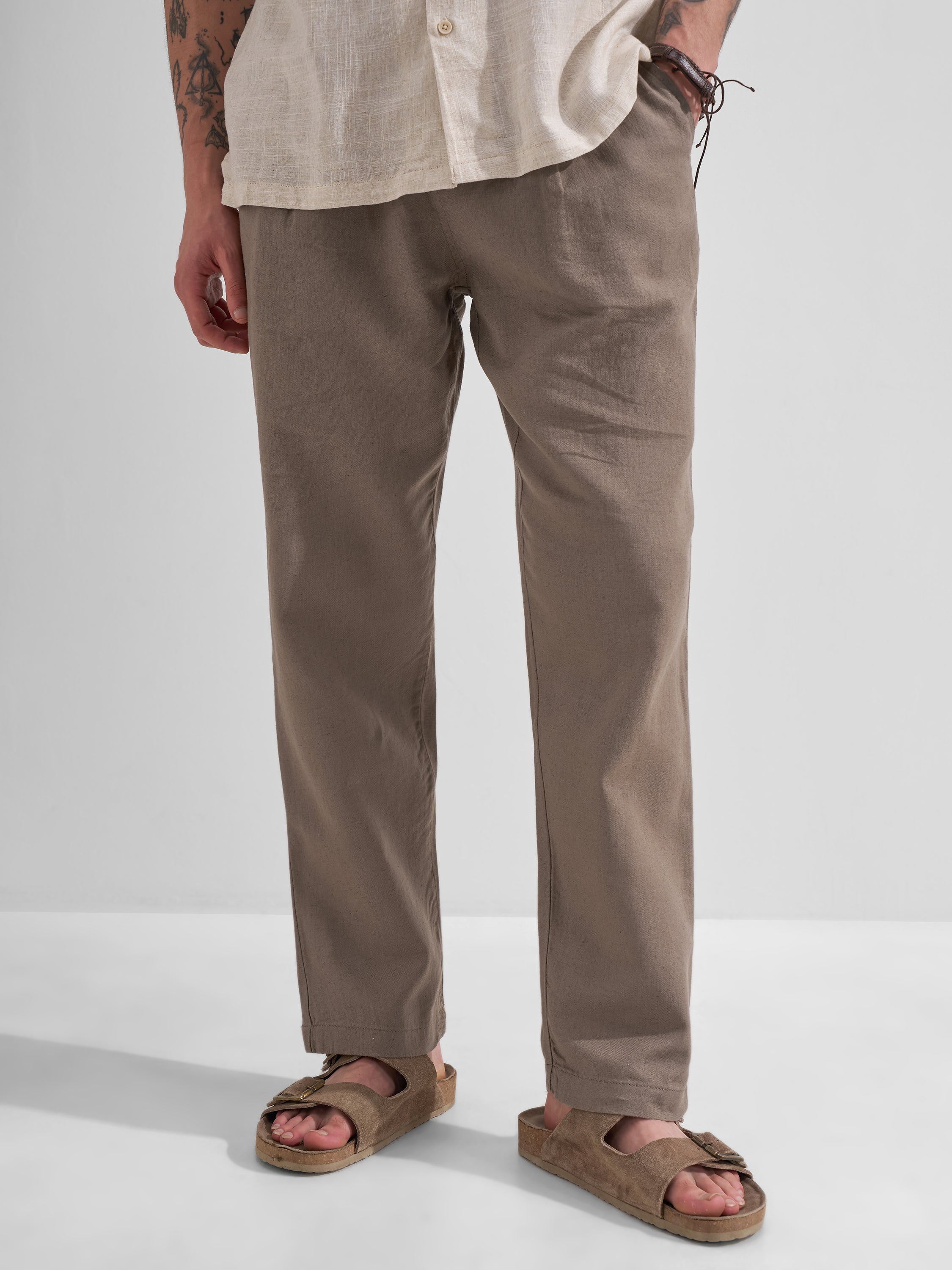 Highlander Men Tan Relaxed Fit Solid Regular Trouser