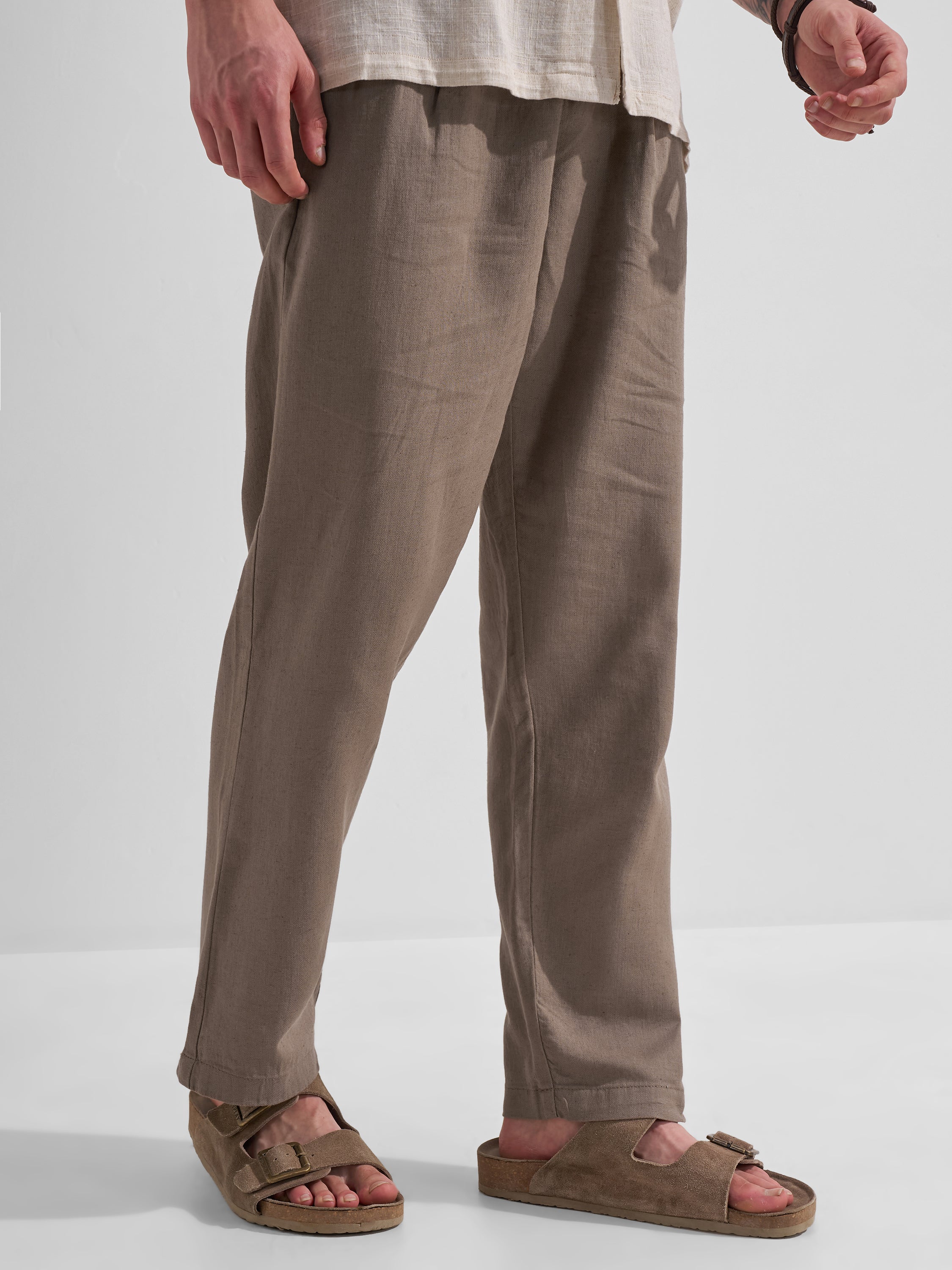 Highlander Men Tan Relaxed Fit Solid Regular Trouser