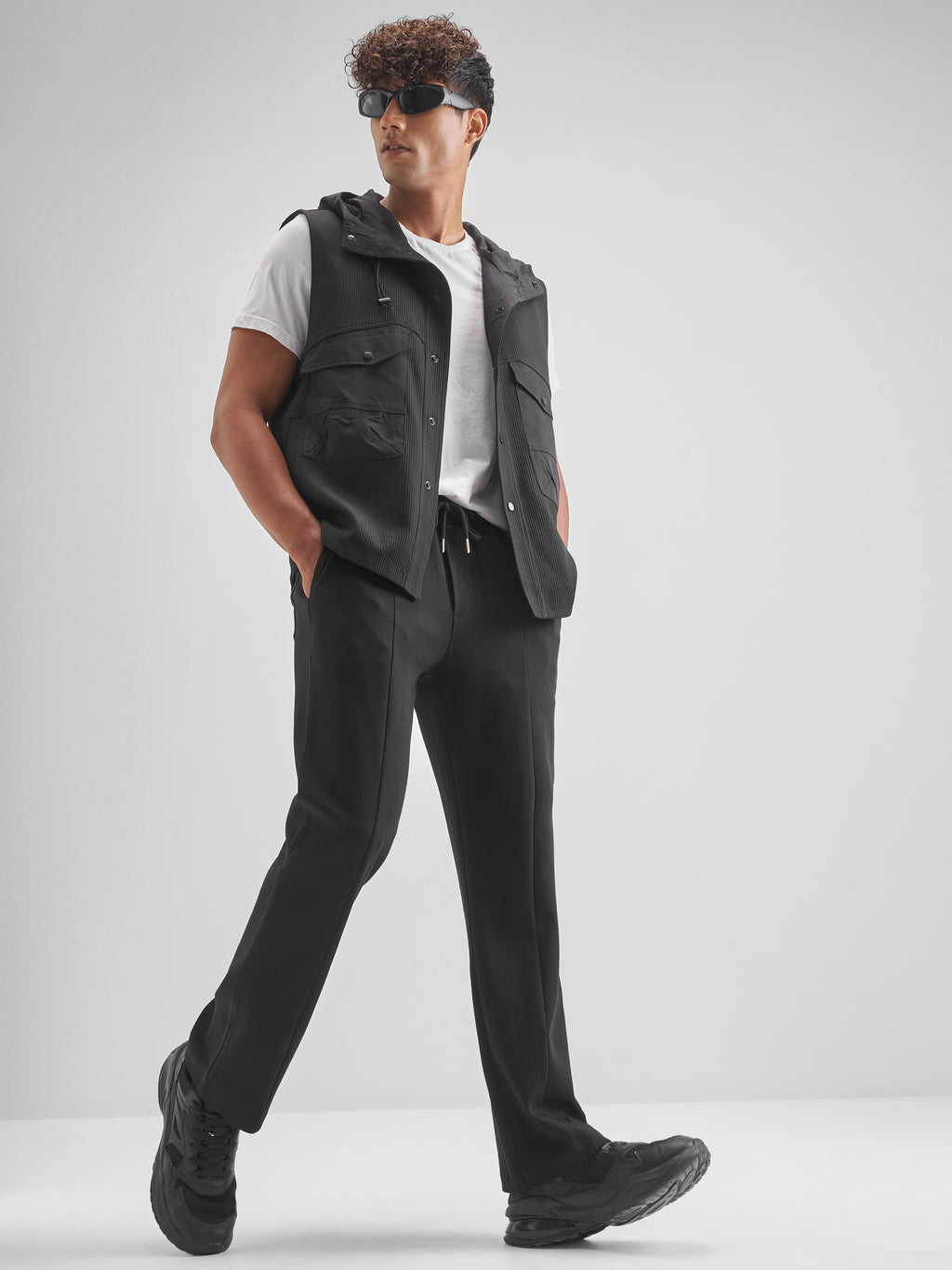 Highlander Men Black Relaxed Fit Solid Regular Trouser - Black - Image 2
