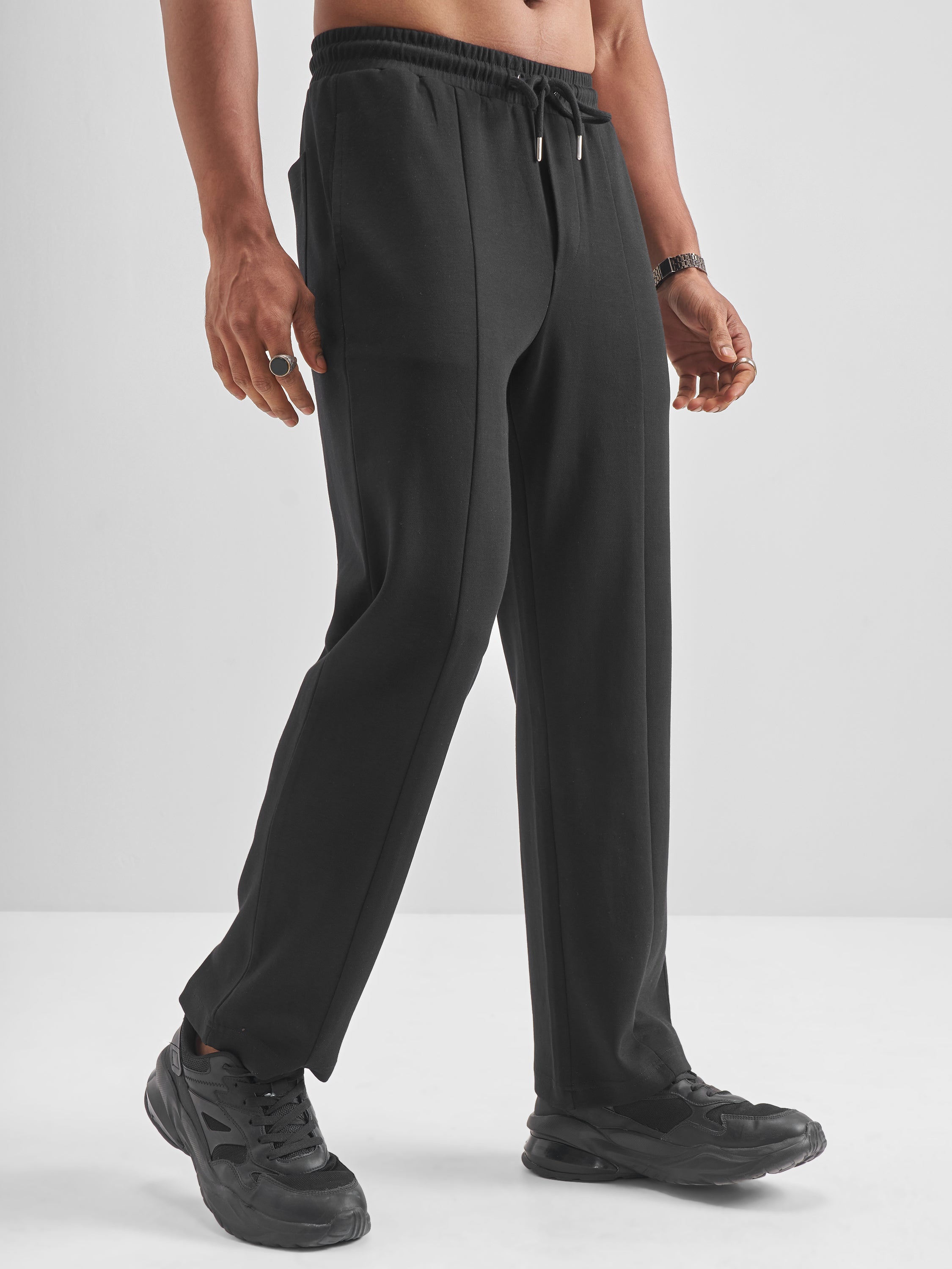 Highlander Men Black Relaxed Fit Solid Regular Trouser - Black - Image 6