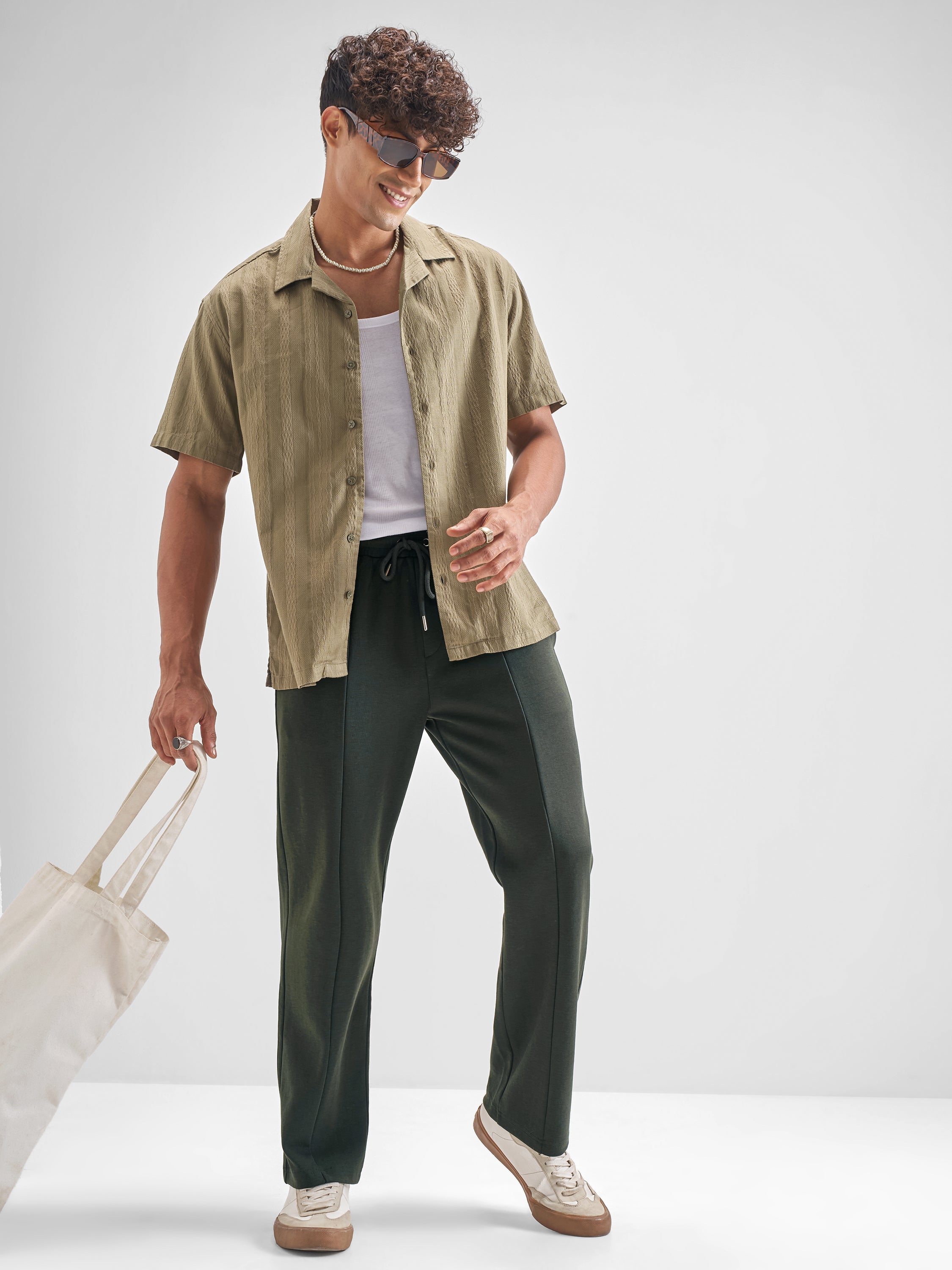 Highlander Men Olive Relaxed Fit Solid Regular Trouser - Olive - Image 2
