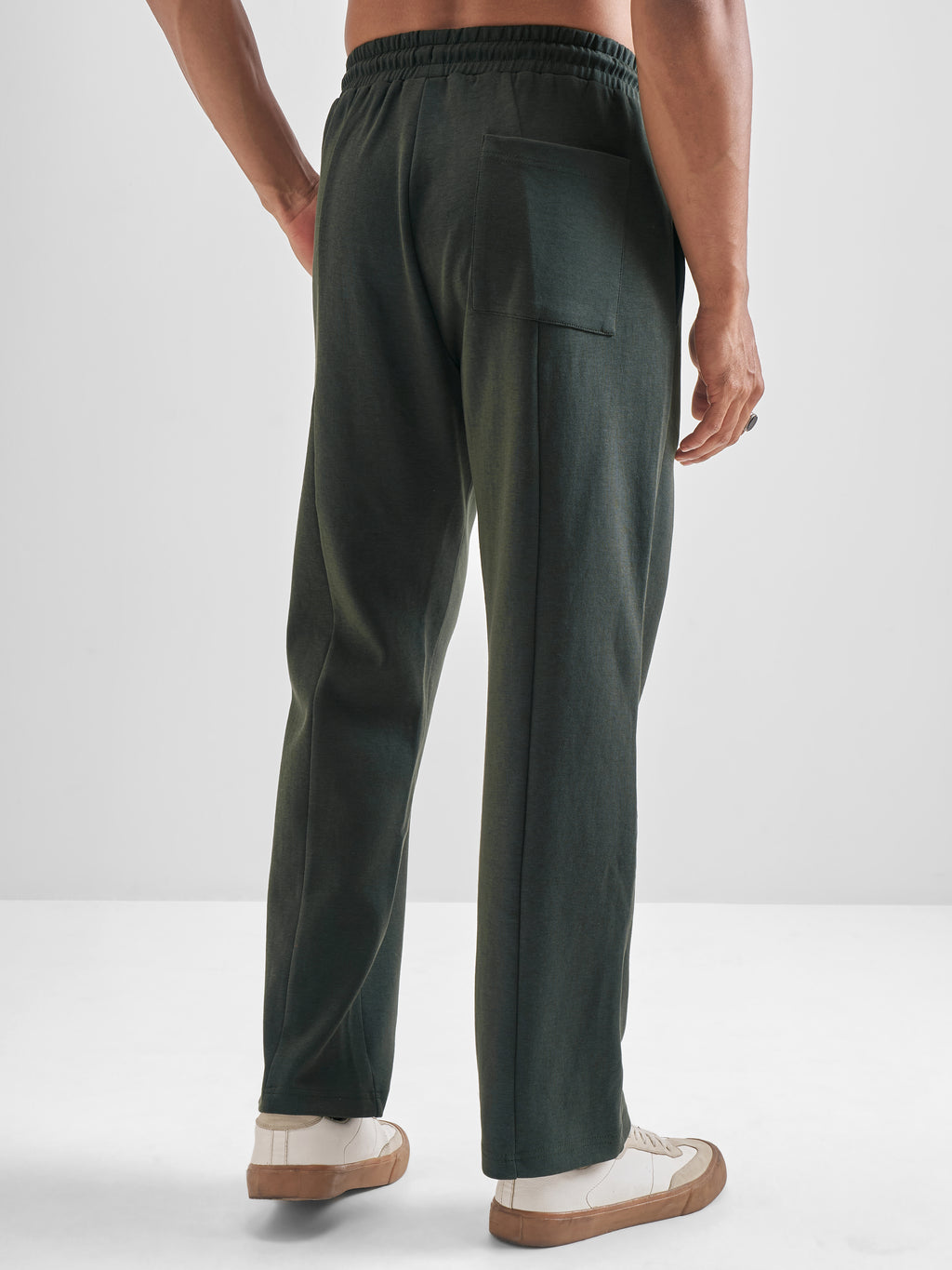 Highlander Men Olive Relaxed Fit Solid Regular Trouser - Olive - Image 3