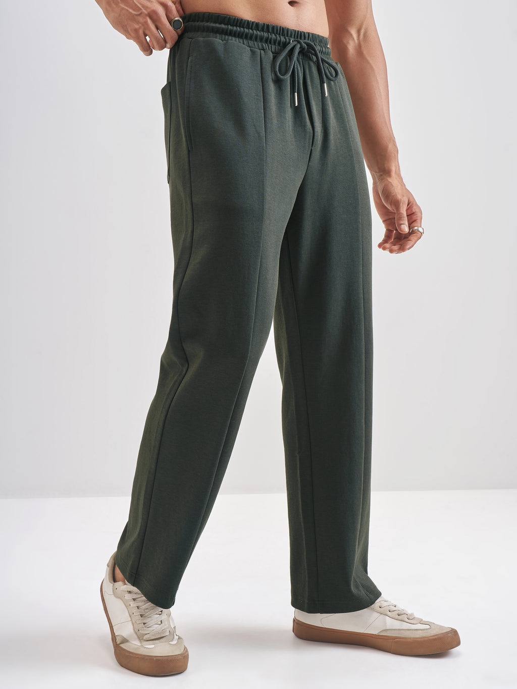 Highlander Men Olive Relaxed Fit Solid Regular Trouser - Olive - Image 6