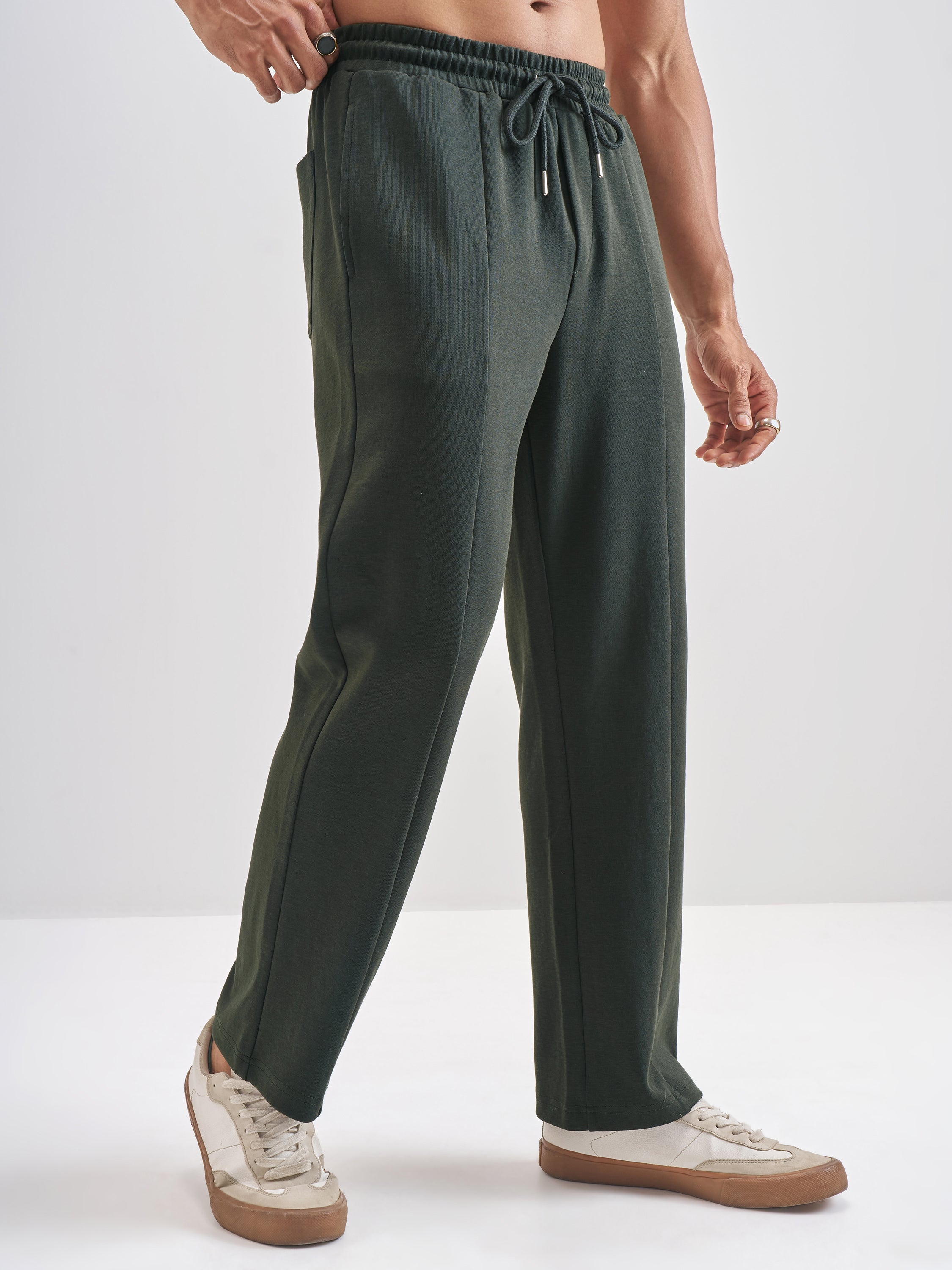 Highlander Men Olive Relaxed Fit Solid Regular Trouser - Olive - Image 6