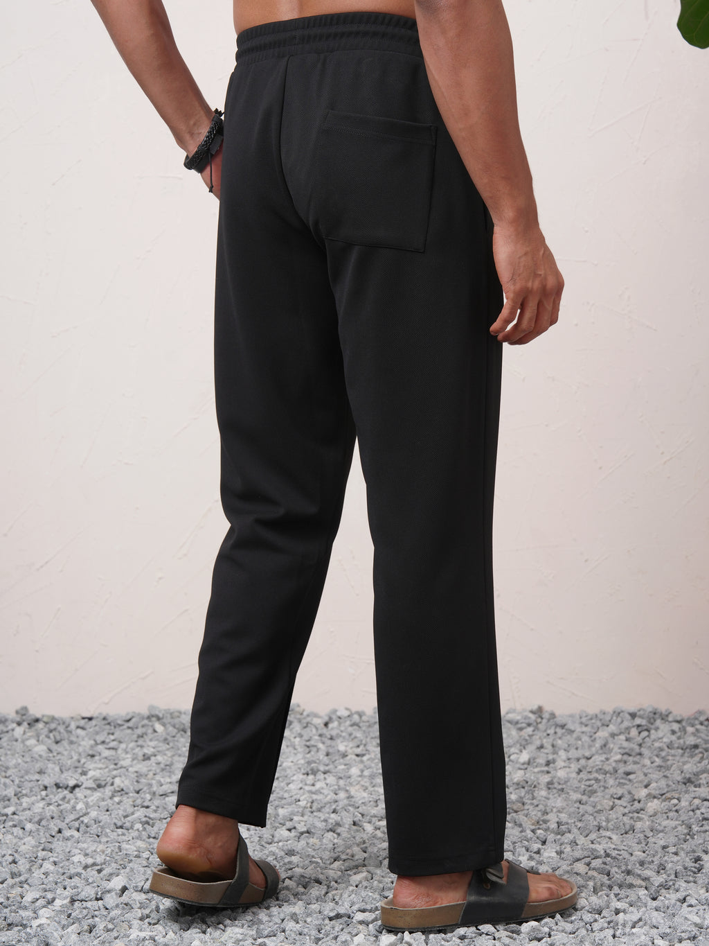 Highlander Men Black Relaxed Fit Solid Regular Trouser - Black - Image 3