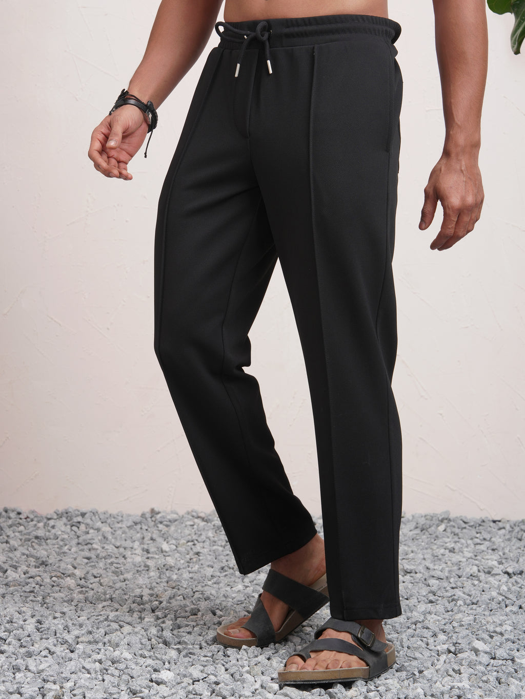 Highlander Men Black Relaxed Fit Solid Regular Trouser - Black - Image 4