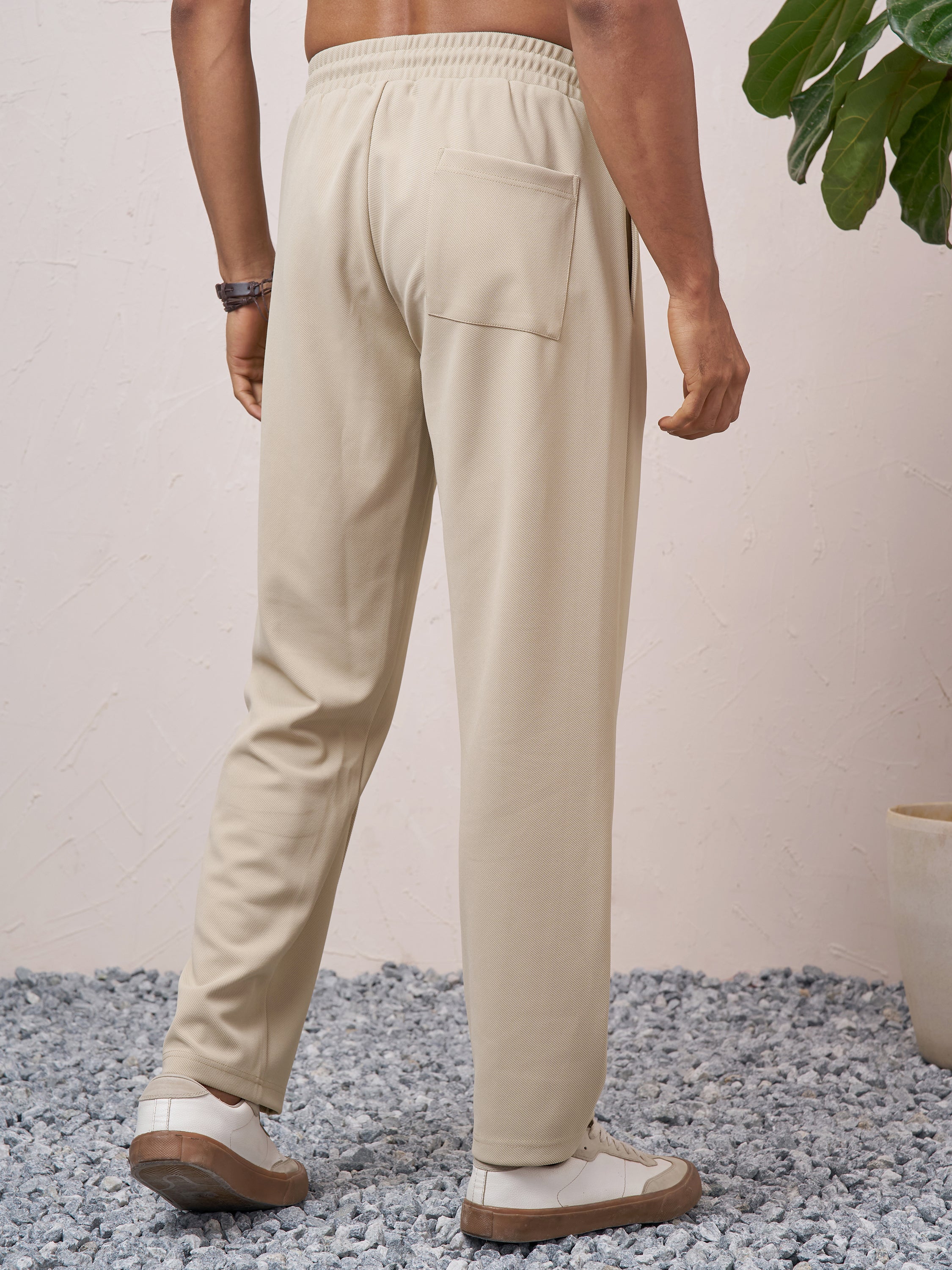 Highlander Men Beige Relaxed Fit Solid Regular Trouser - Beige - Image 3