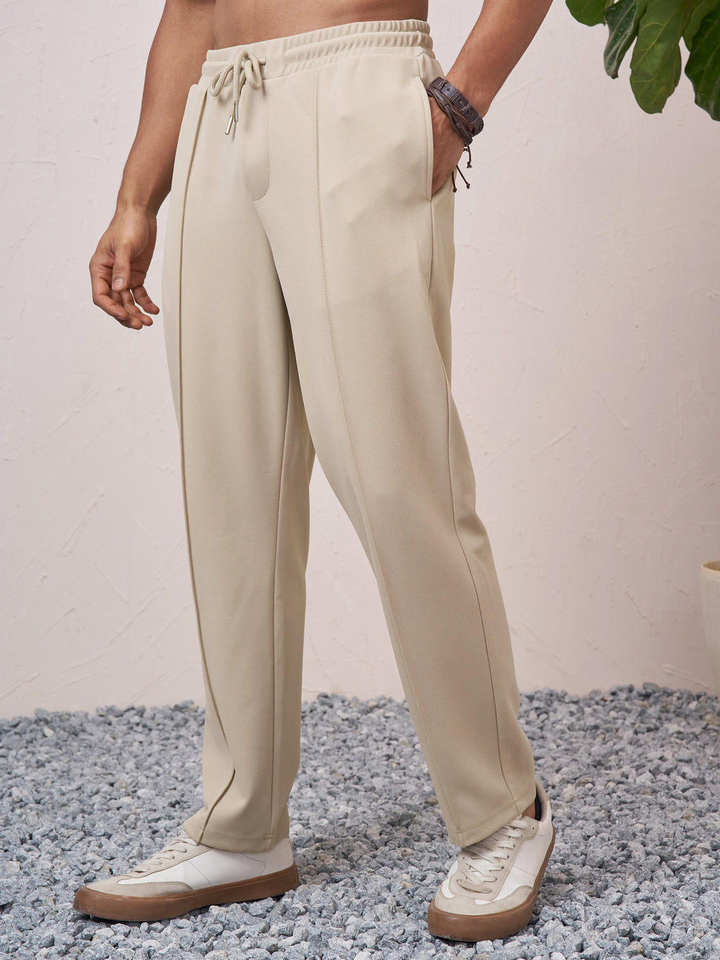 Highlander Men Beige Relaxed Fit Solid Regular Trouser - Beige - Image 4