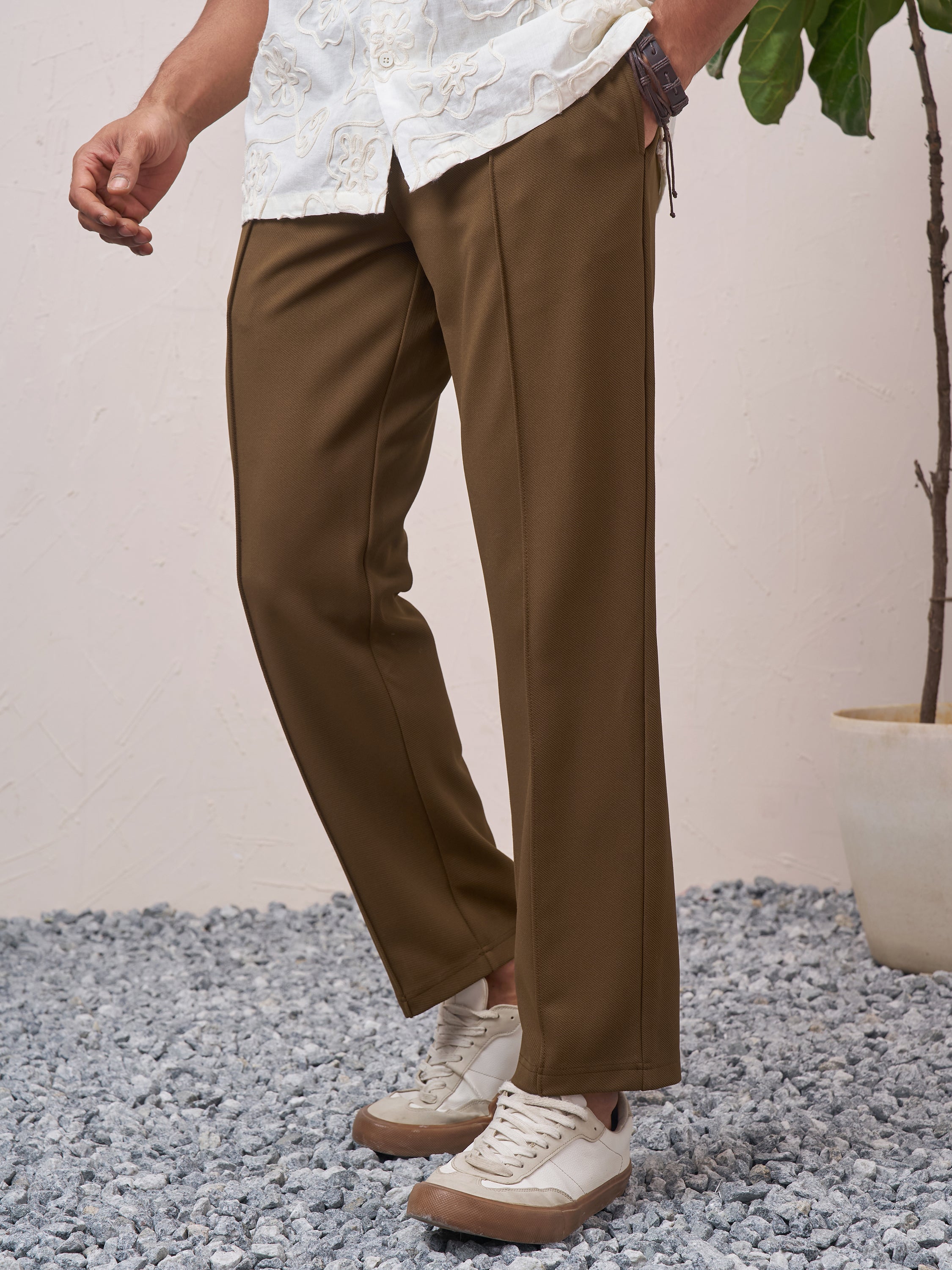 Highlander Men Brown Relaxed Fit Solid Regular Trouser - Brown - Image 4