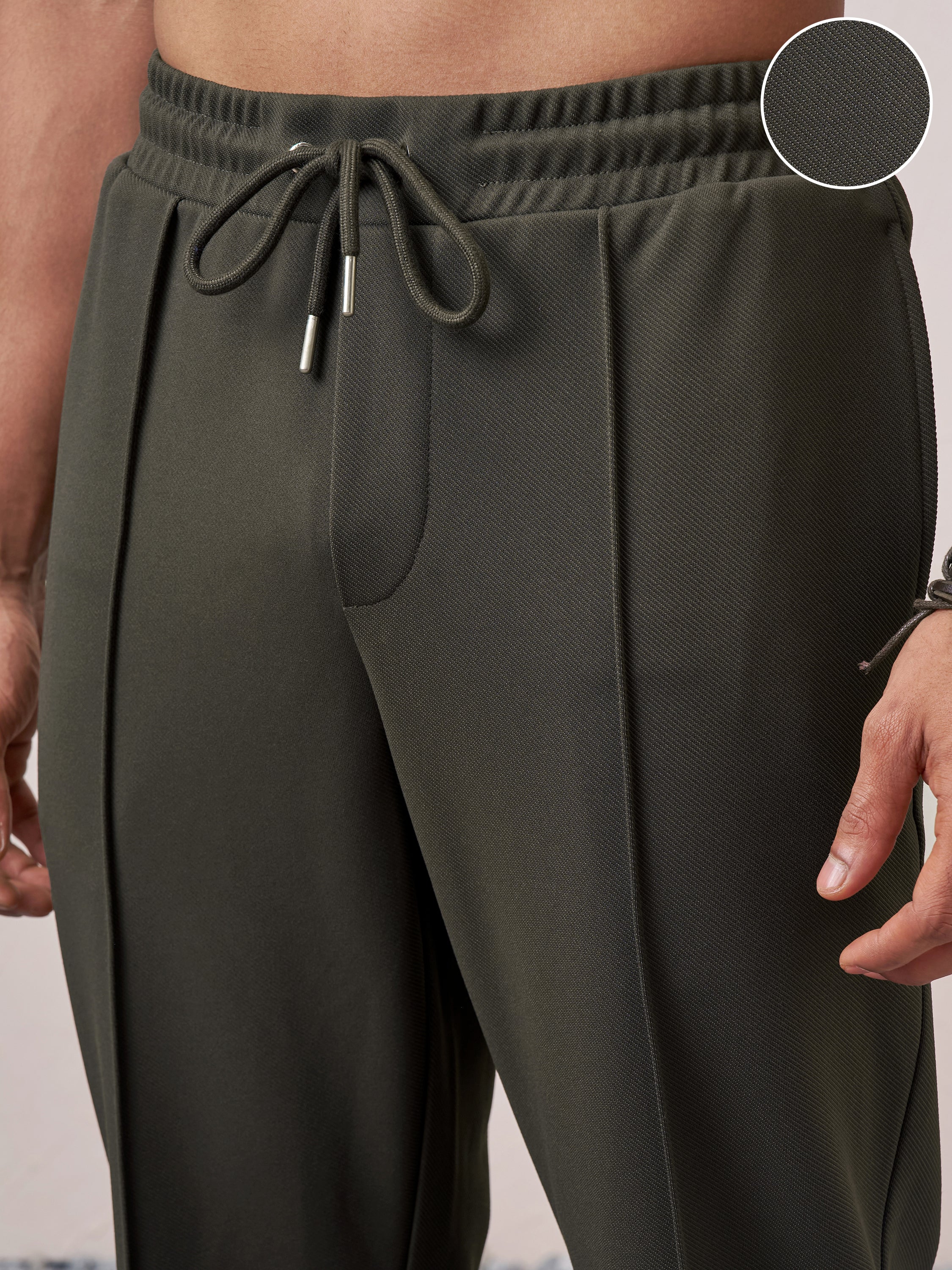 Highlander Men Olive Relaxed Fit Solid Regular Trouser - Olive - Image 5