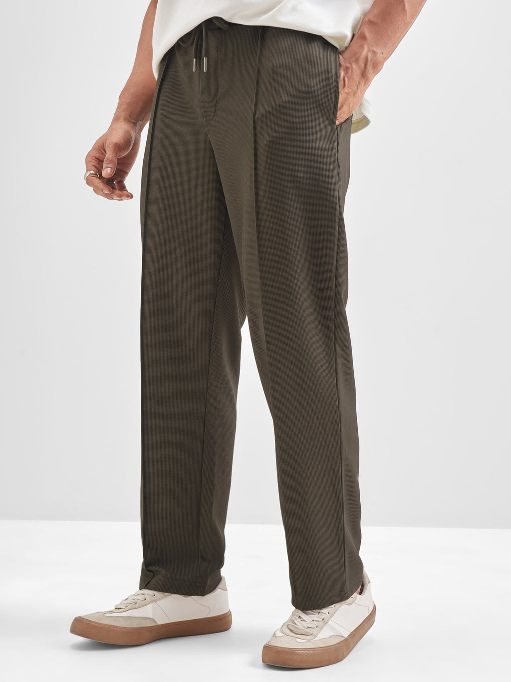 Highlander Men Olive Solid Regular Trouser - Olive - Image 4