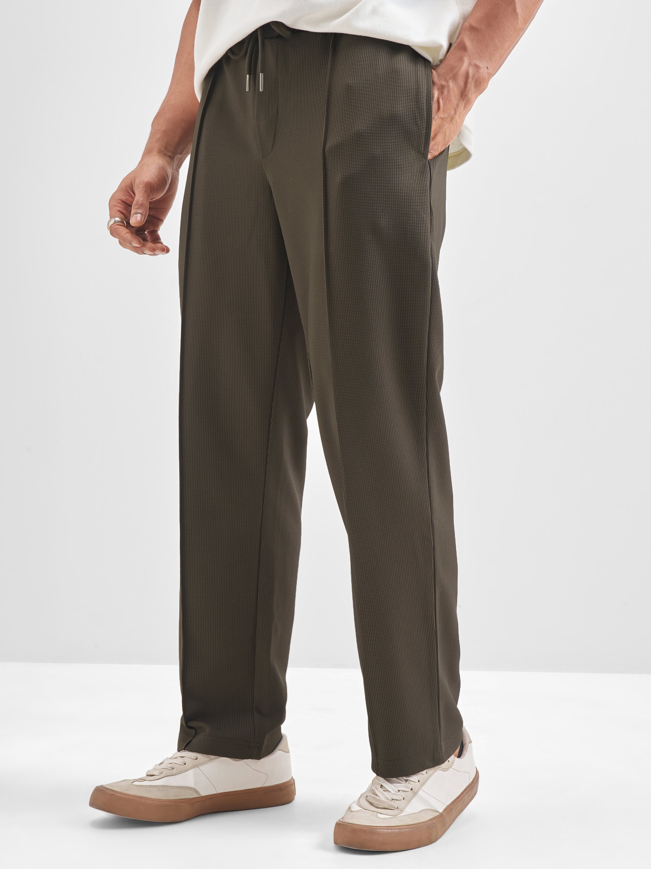 Highlander Men Olive Solid Regular Trouser - Olive - Image 4