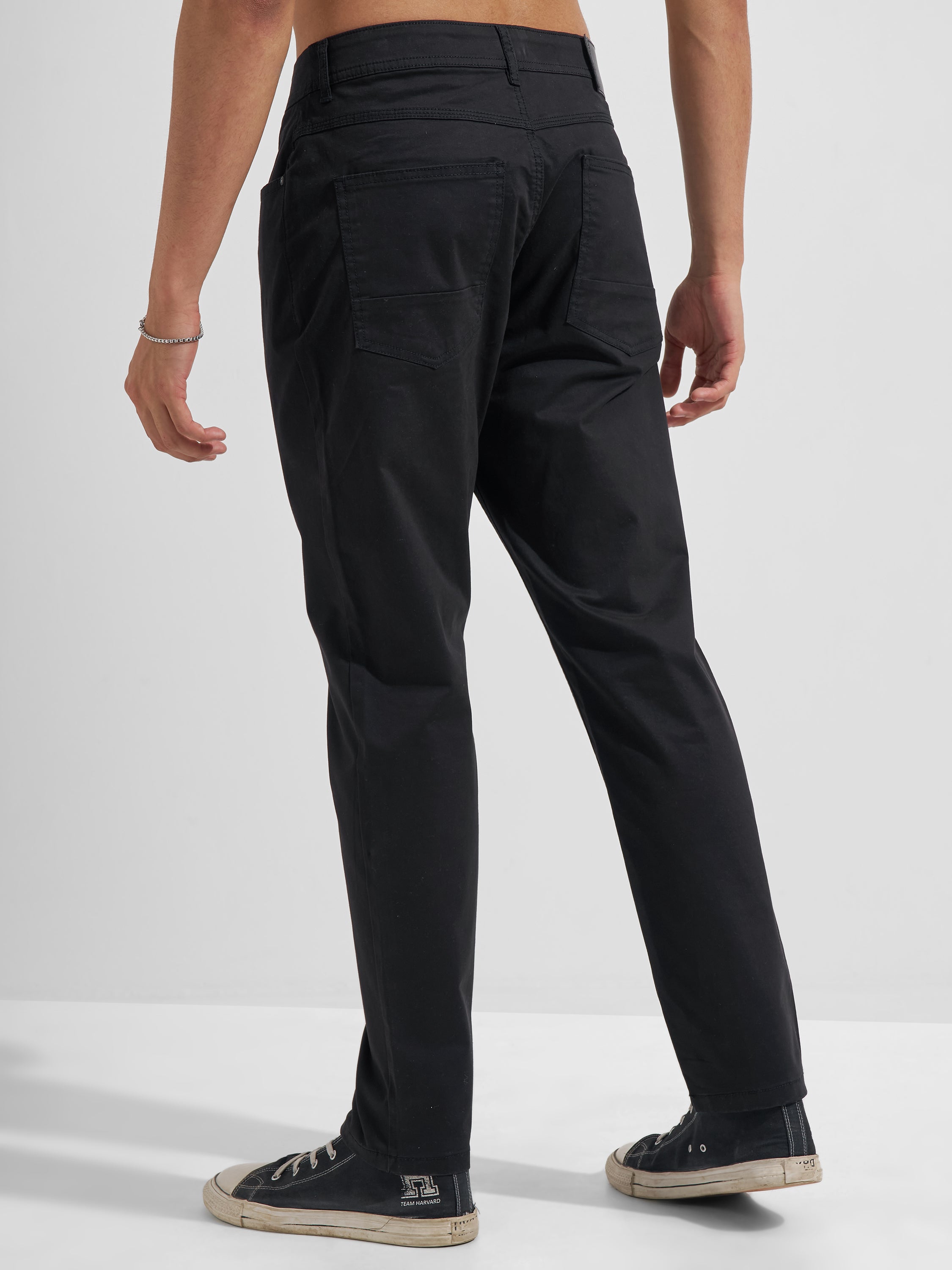 Highlander Men Black Slim Fit Solid Chinos
