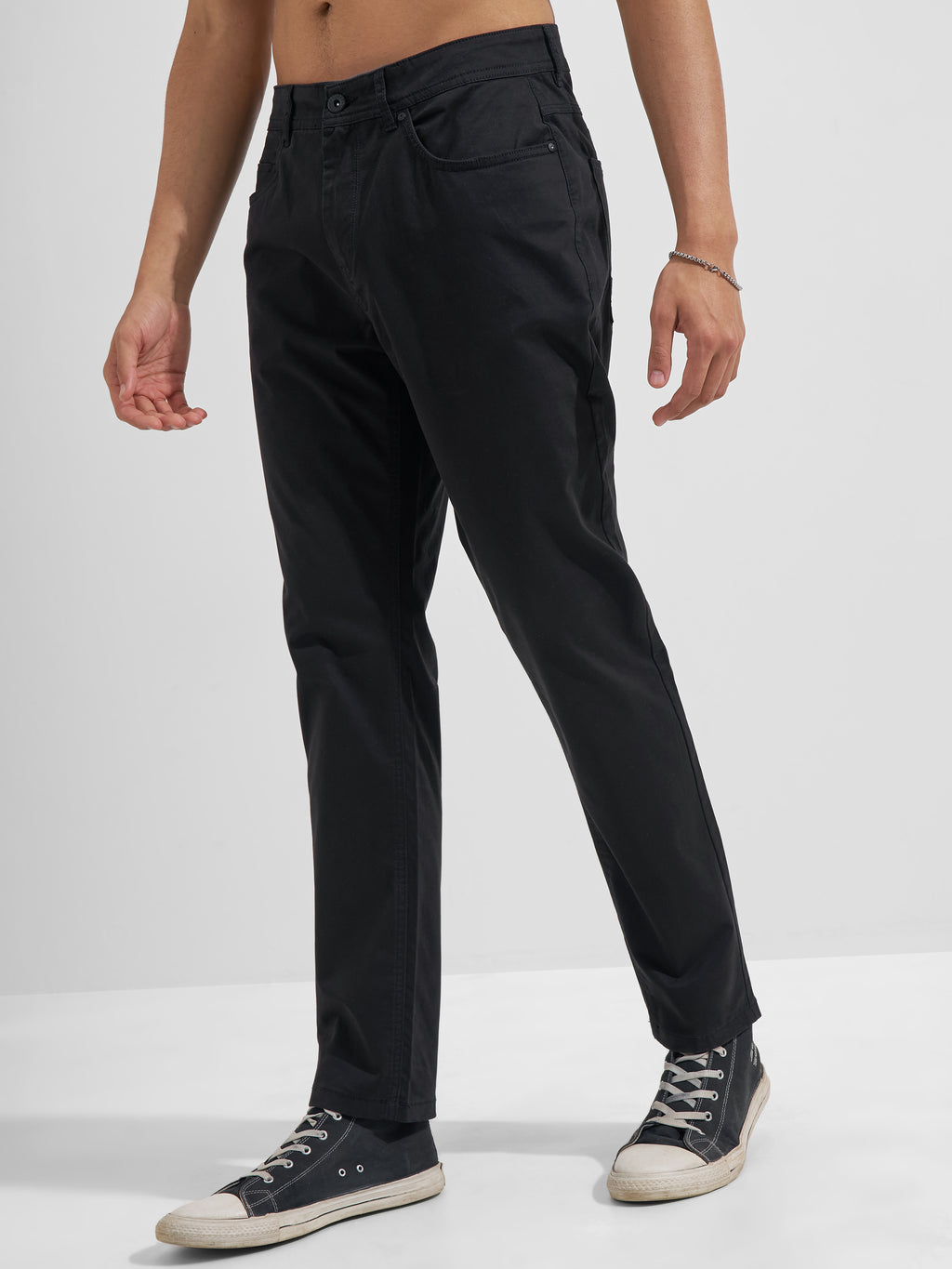 Highlander Men Black Slim Fit Solid Chinos