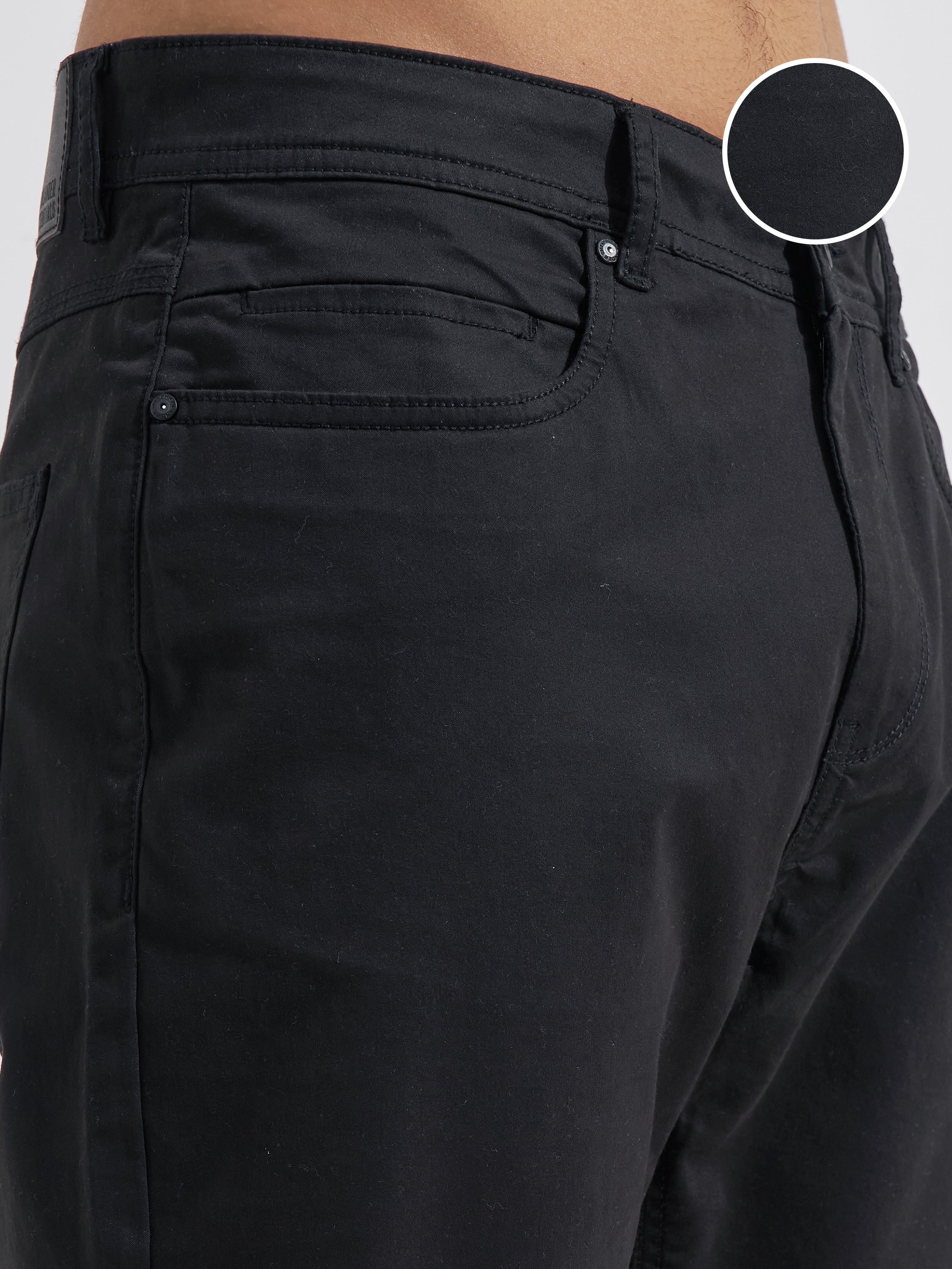 Highlander Men Black Slim Fit Solid Chinos
