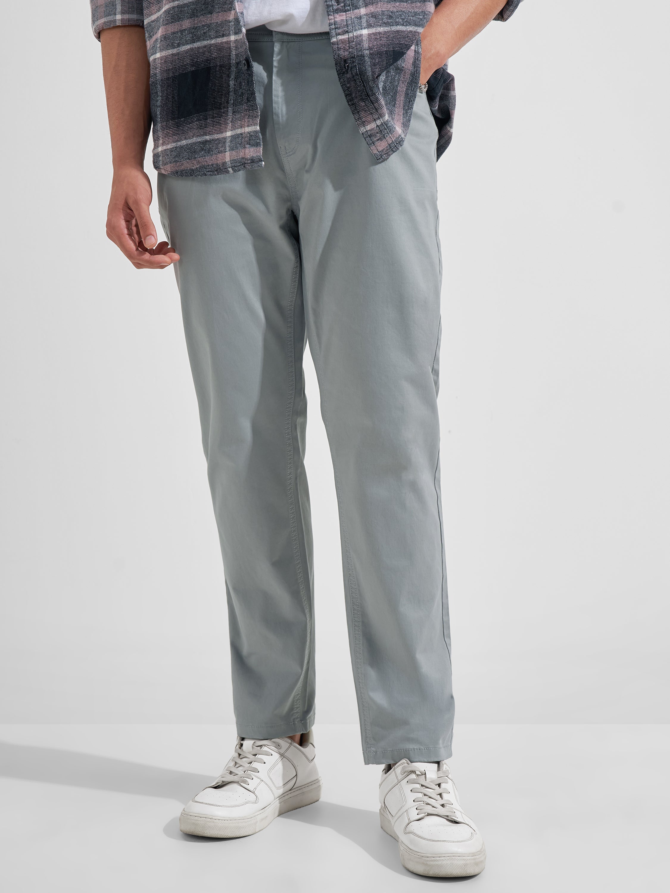 Highlander Men Grey Slim Fit Solid Chinos