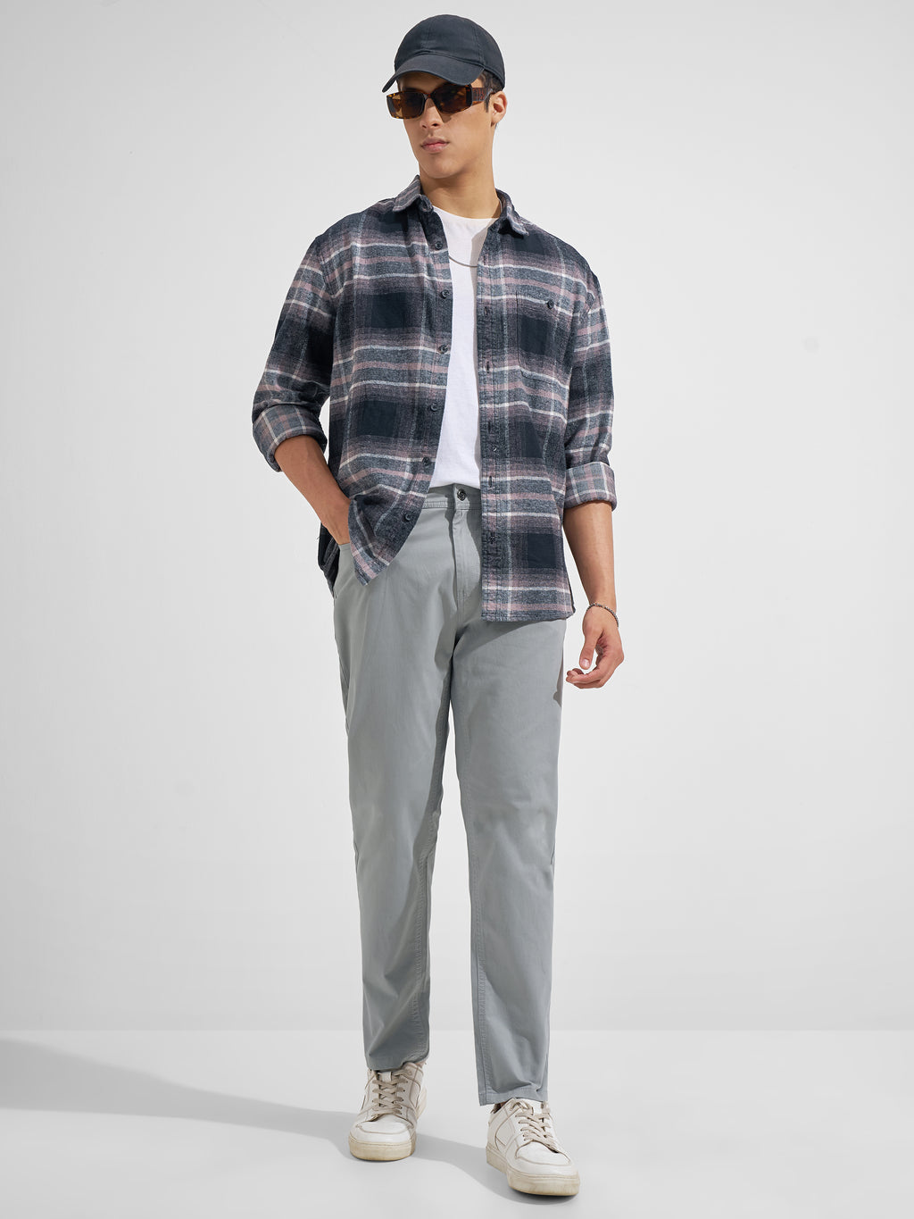 Highlander Men Grey Slim Fit Solid Chinos