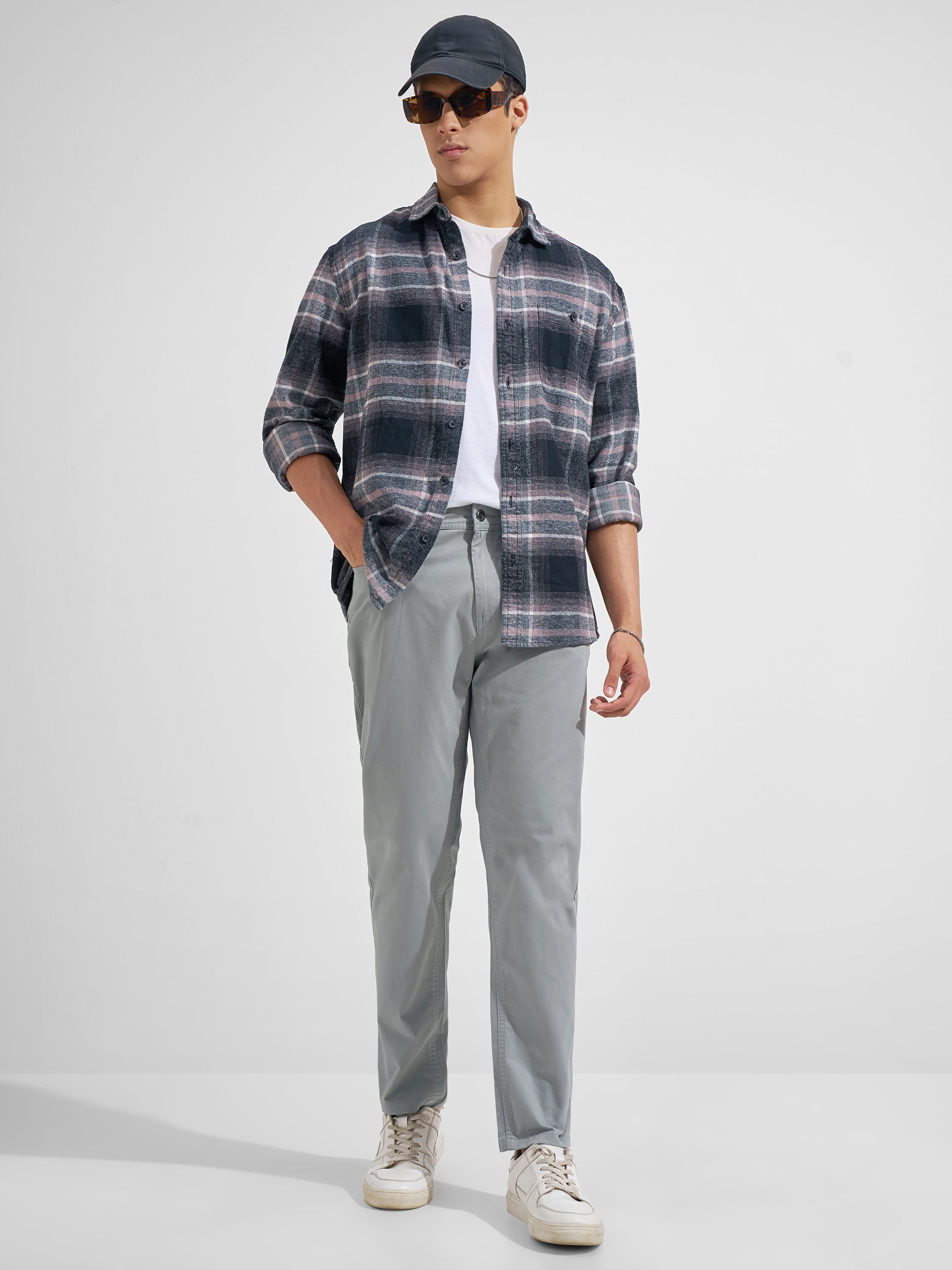 Highlander Men Grey Slim Fit Solid Chinos
