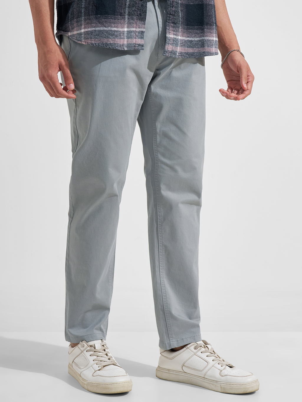 Highlander Men Grey Slim Fit Solid Chinos
