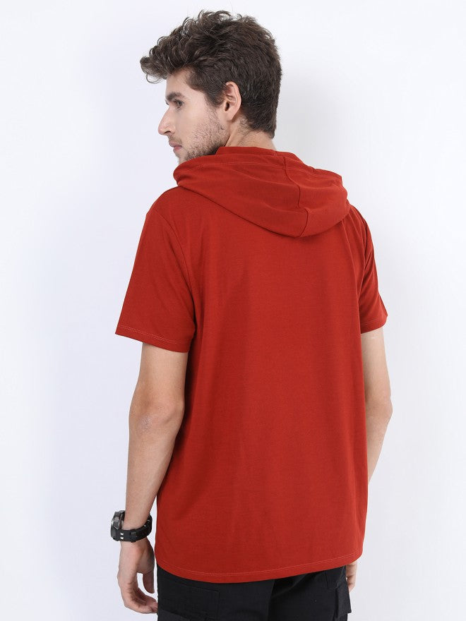 Highlander Men Red Solid Hood Slim Fit T-Shirt - Red - Image 2
