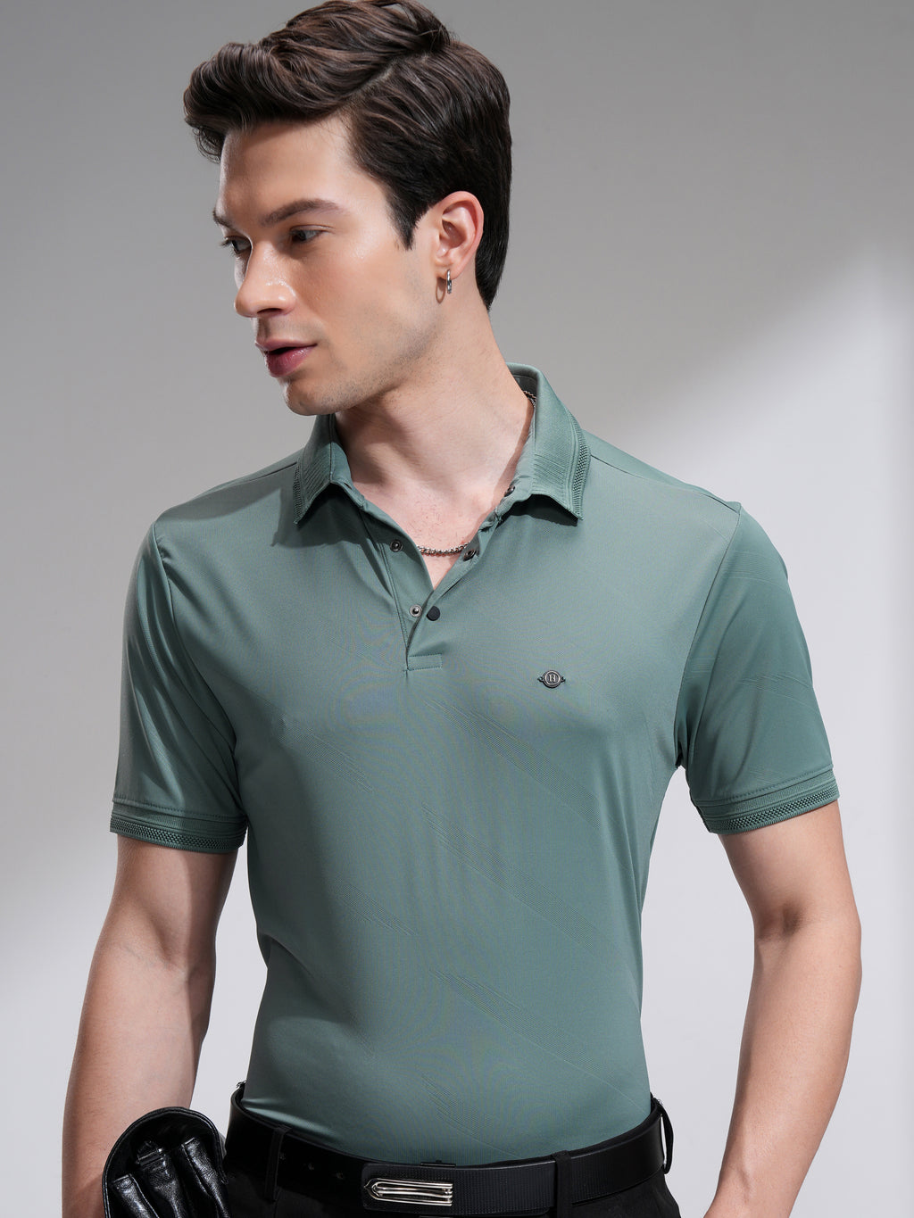 Highlander Men Green Solid Regular Fit T-Shirt - Green - Image 1