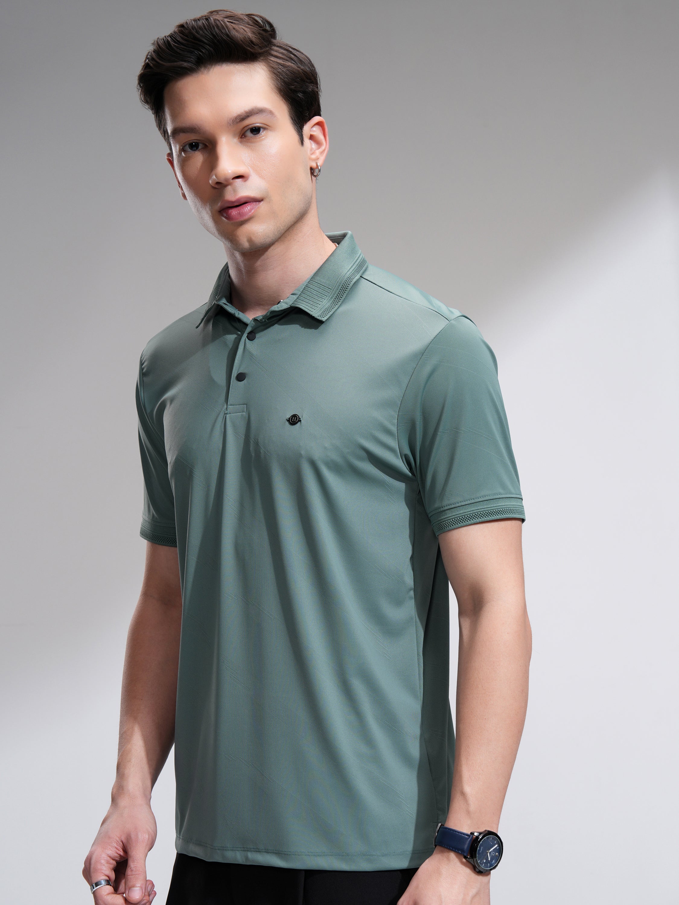 Highlander Men Green Solid Regular Fit T-Shirt - Green - Image 4