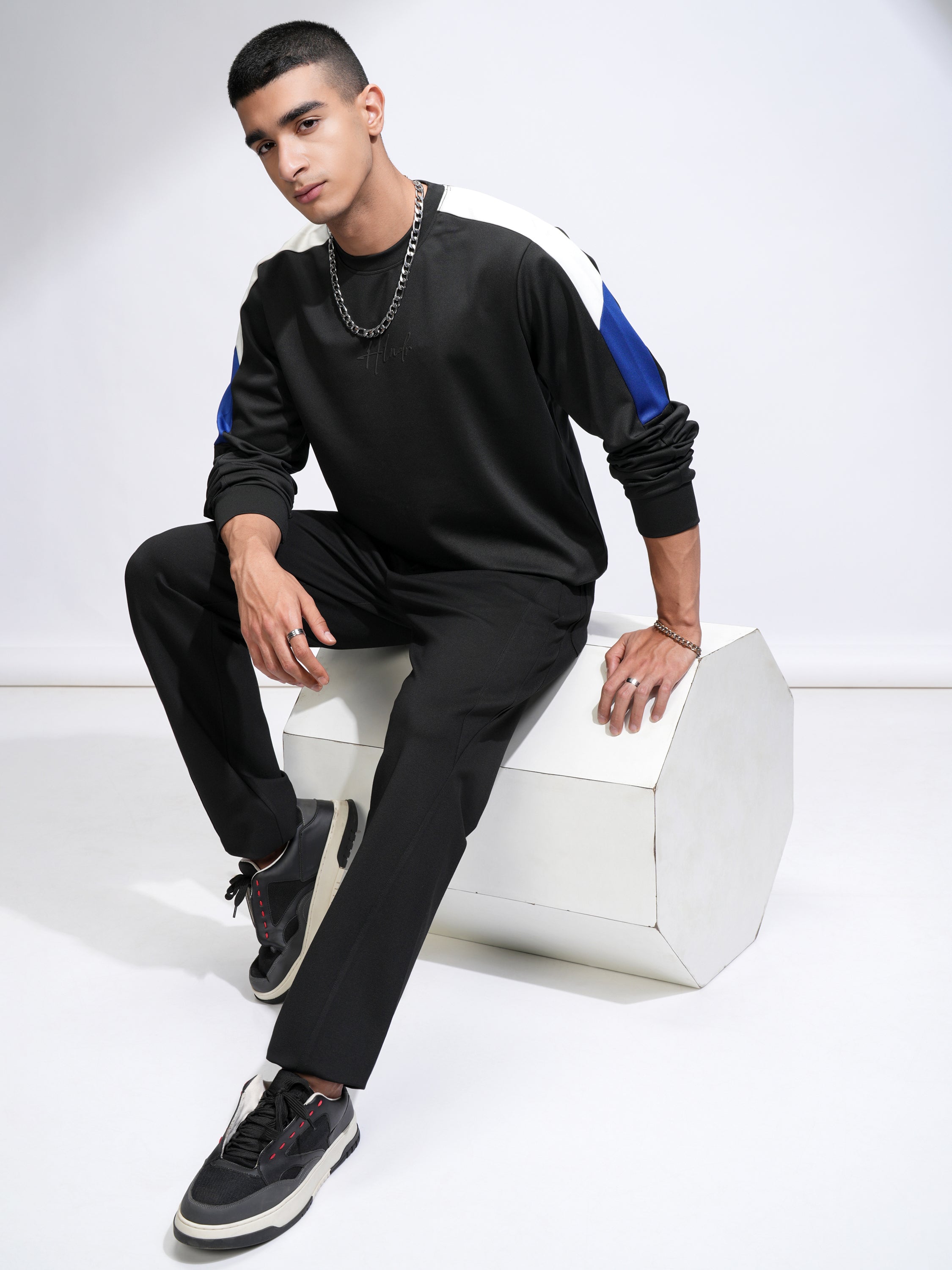 Highlander Men Black Printed Round Neck Relaxed Fit T-Shirt - Black - Image 2