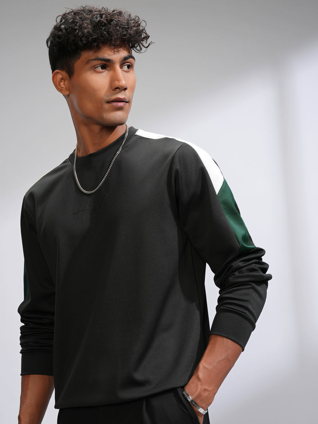 Highlander Men Black Solid Round Neck T-Shirt - Black - Image 4