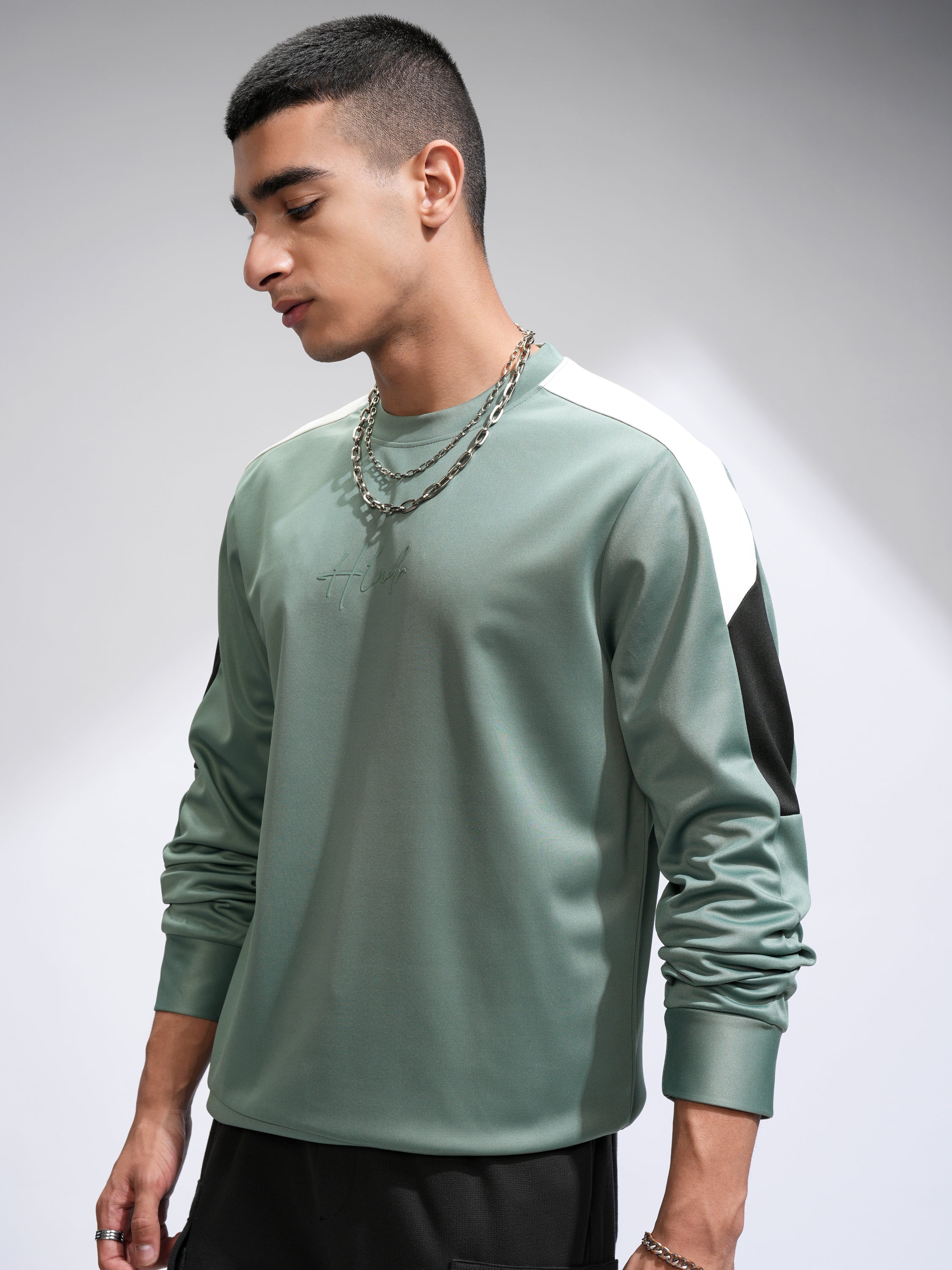 Highlander Men Green Solid Round Neck Relaxed Fit T-Shirt - Green - Image 4
