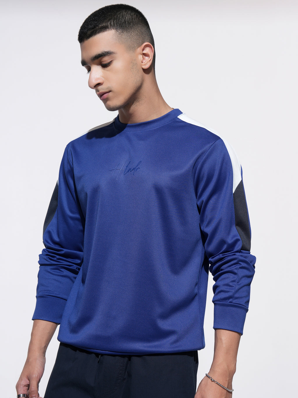 Highlander Men Blue Solid Round Neck Relaxed Fit T-Shirt - Blue - Image 4