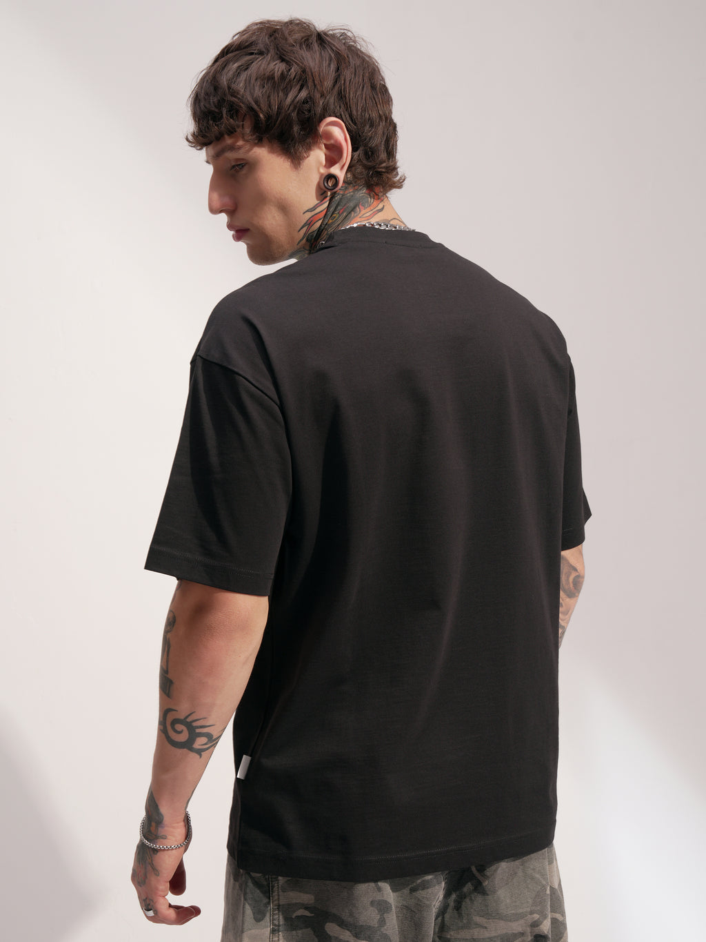 Highlander Men Black Printed Round Neck Oversized Fit T-Shirt - Black - Image 3