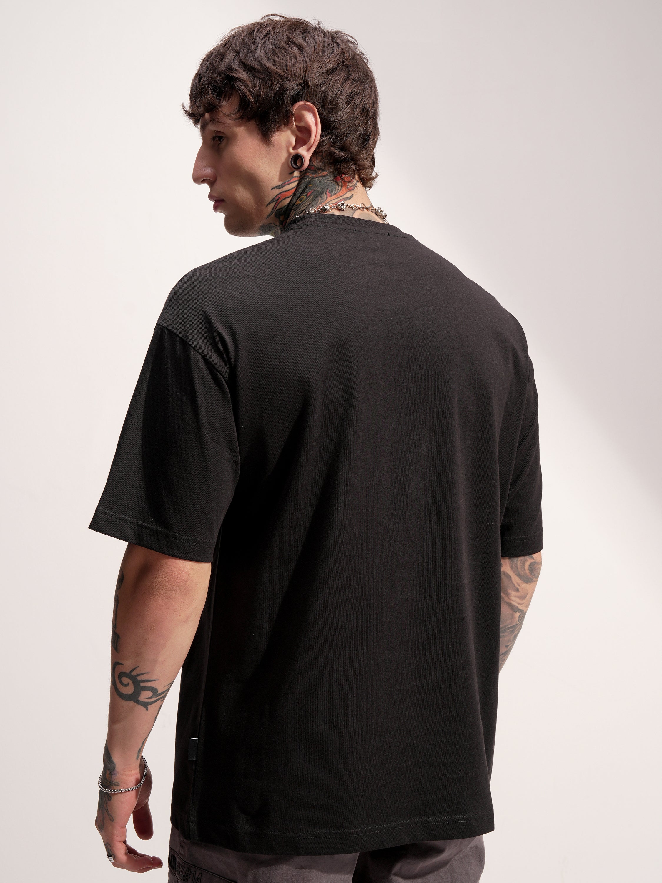 Highlander Men Black Printed Round Neck Oversized Fit T-Shirt - Black - Image 3