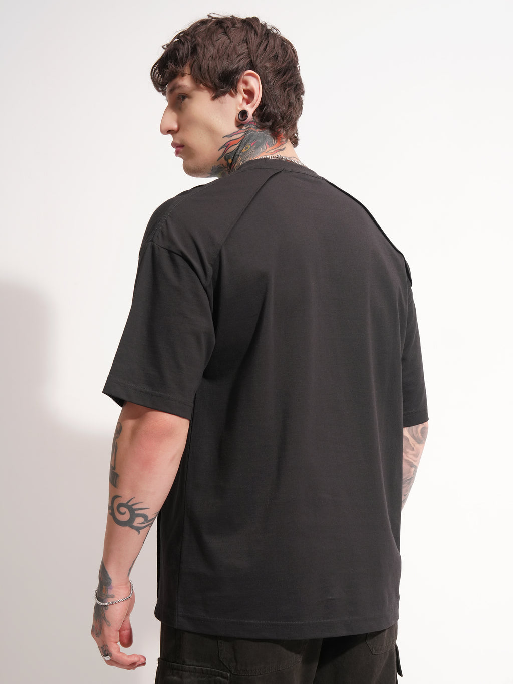Highlander Men Black Printed Round Neck Oversized Fit T-Shirt - Black - Image 3