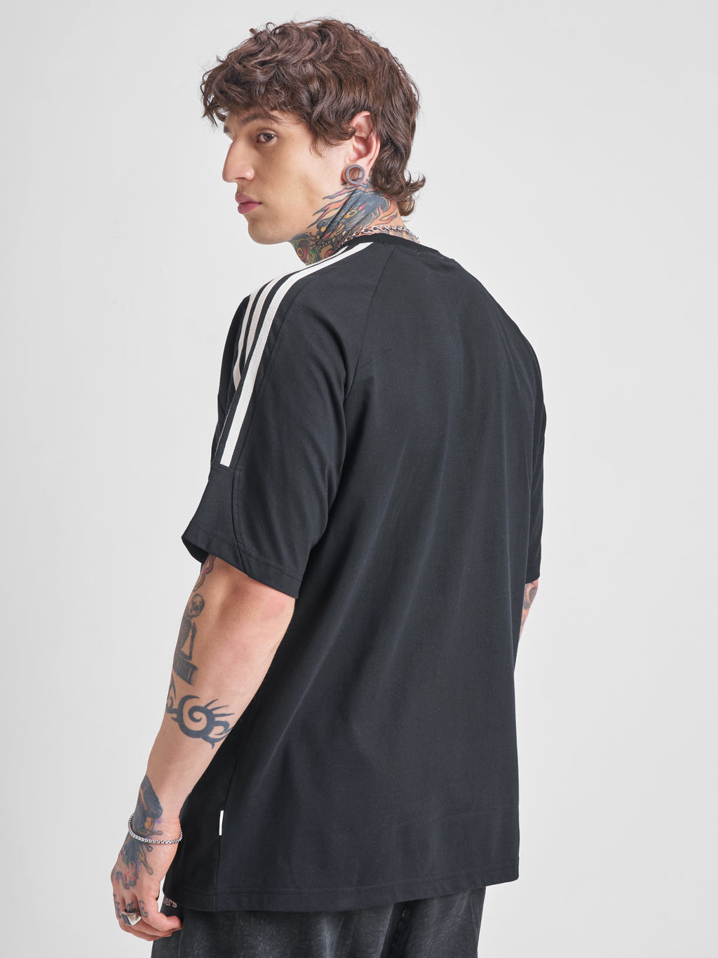 Highlander Men Black Printed Round Neck Oversized Fit T-Shirt - Black - Image 3