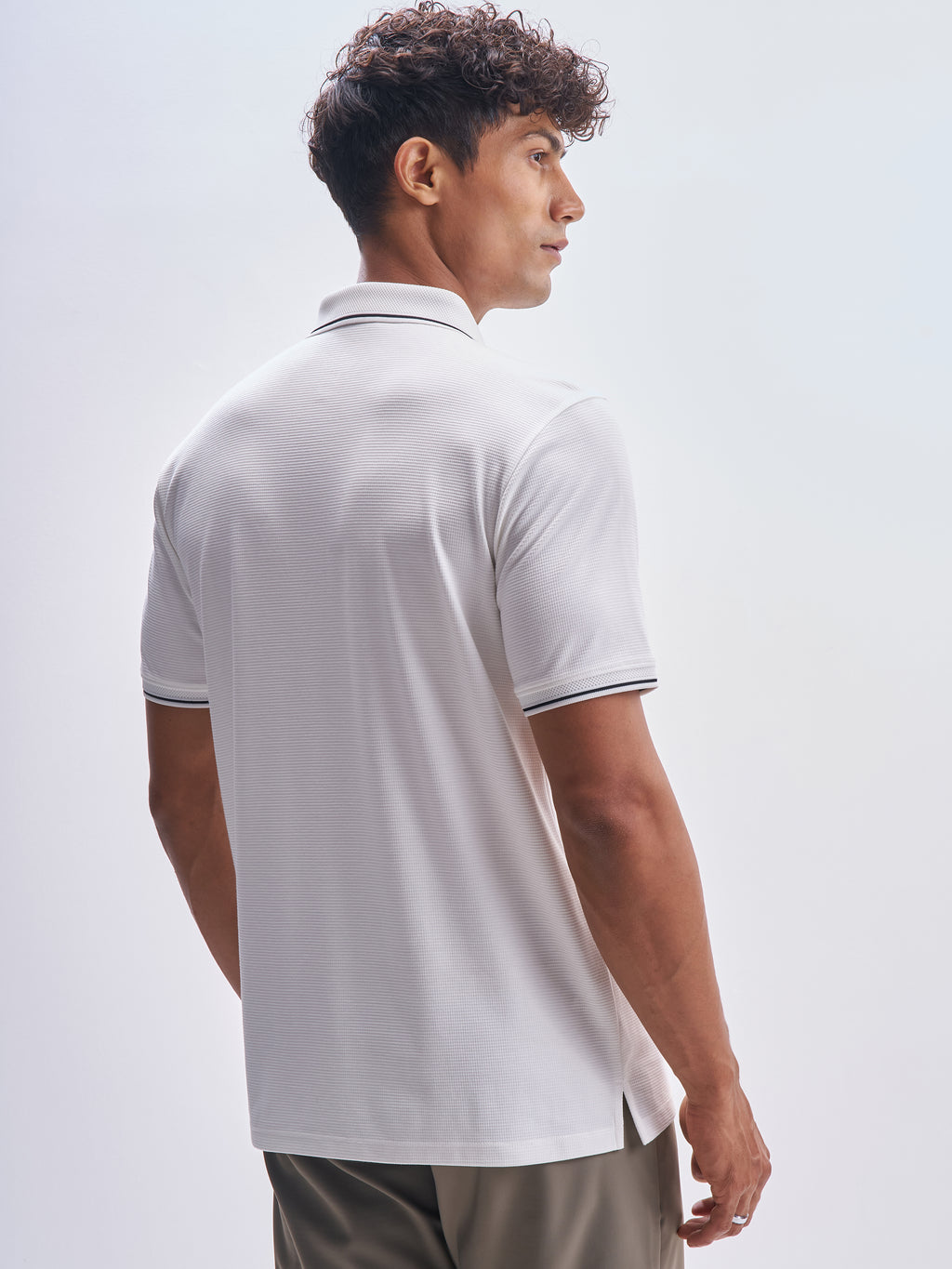 Highlander Men Off White Solid Polo Collar T-Shirt - Off White - Image 3