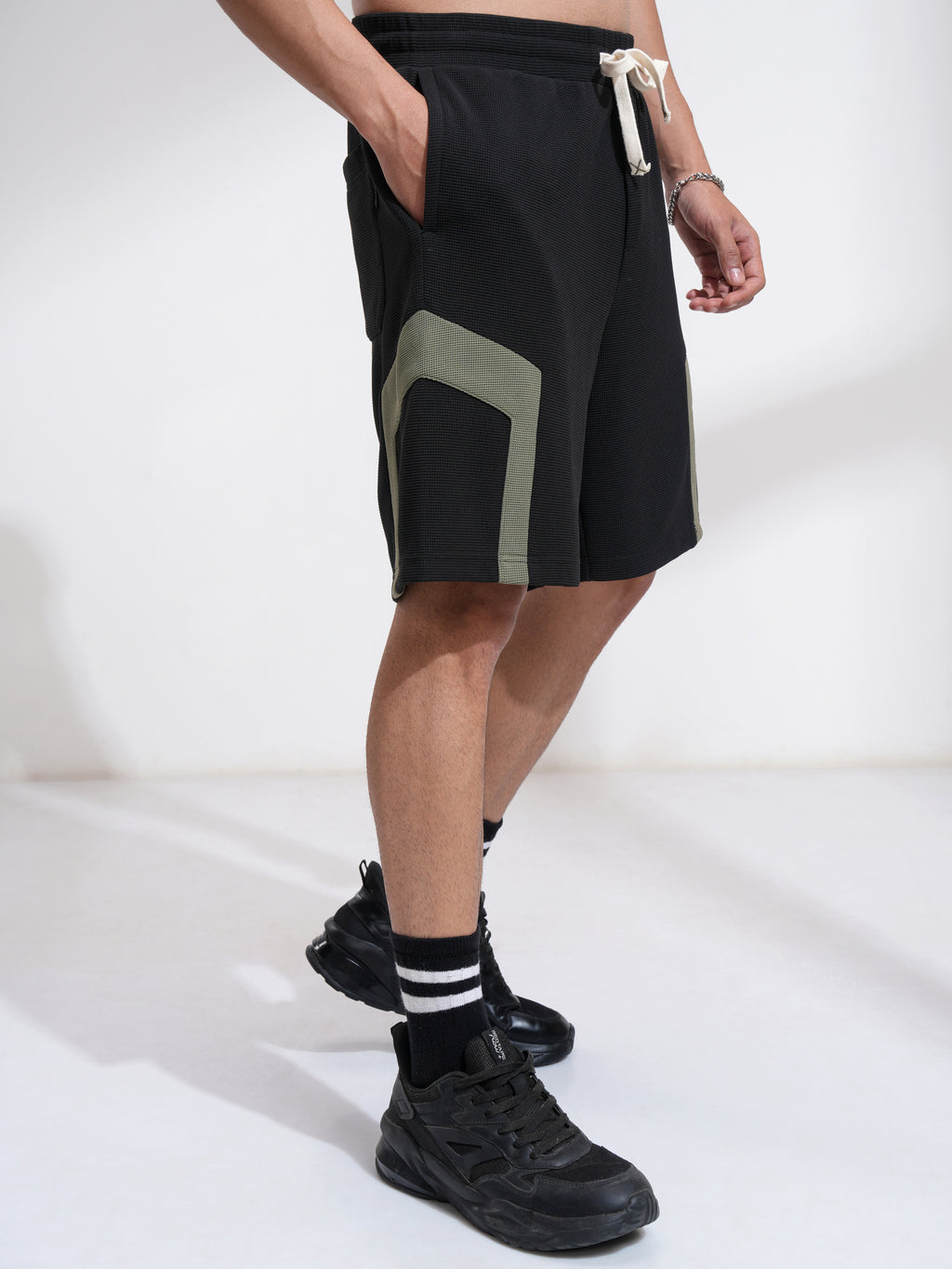 Highlander Men Black Regular Shorts - Black - Image 6