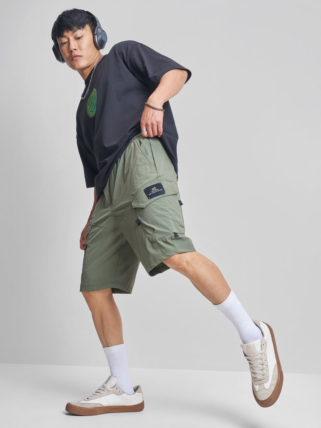 Highlander Men Green Slim Fit Cargo Shorts - Green - Image 2