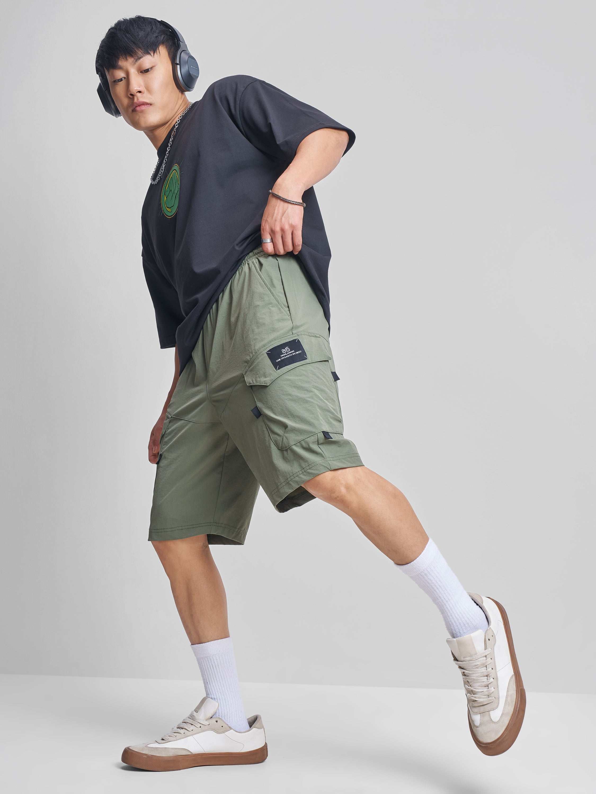 Highlander Men Green Slim Fit Cargo Shorts - Green - Image 2