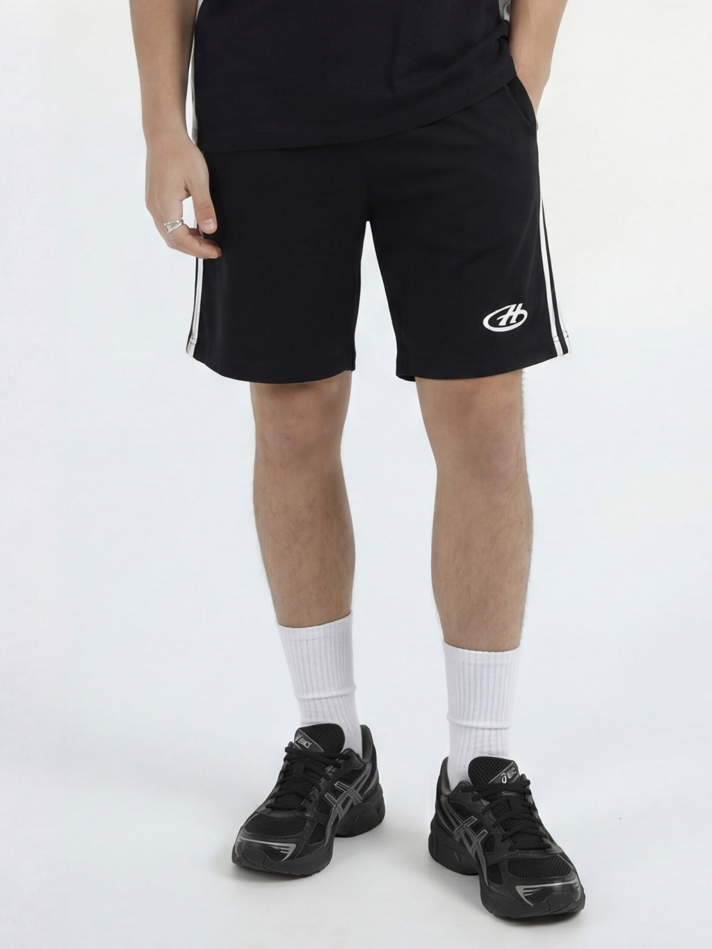 Highlander Men Black Relaxed Fit Regular Shorts - Black - Image 1