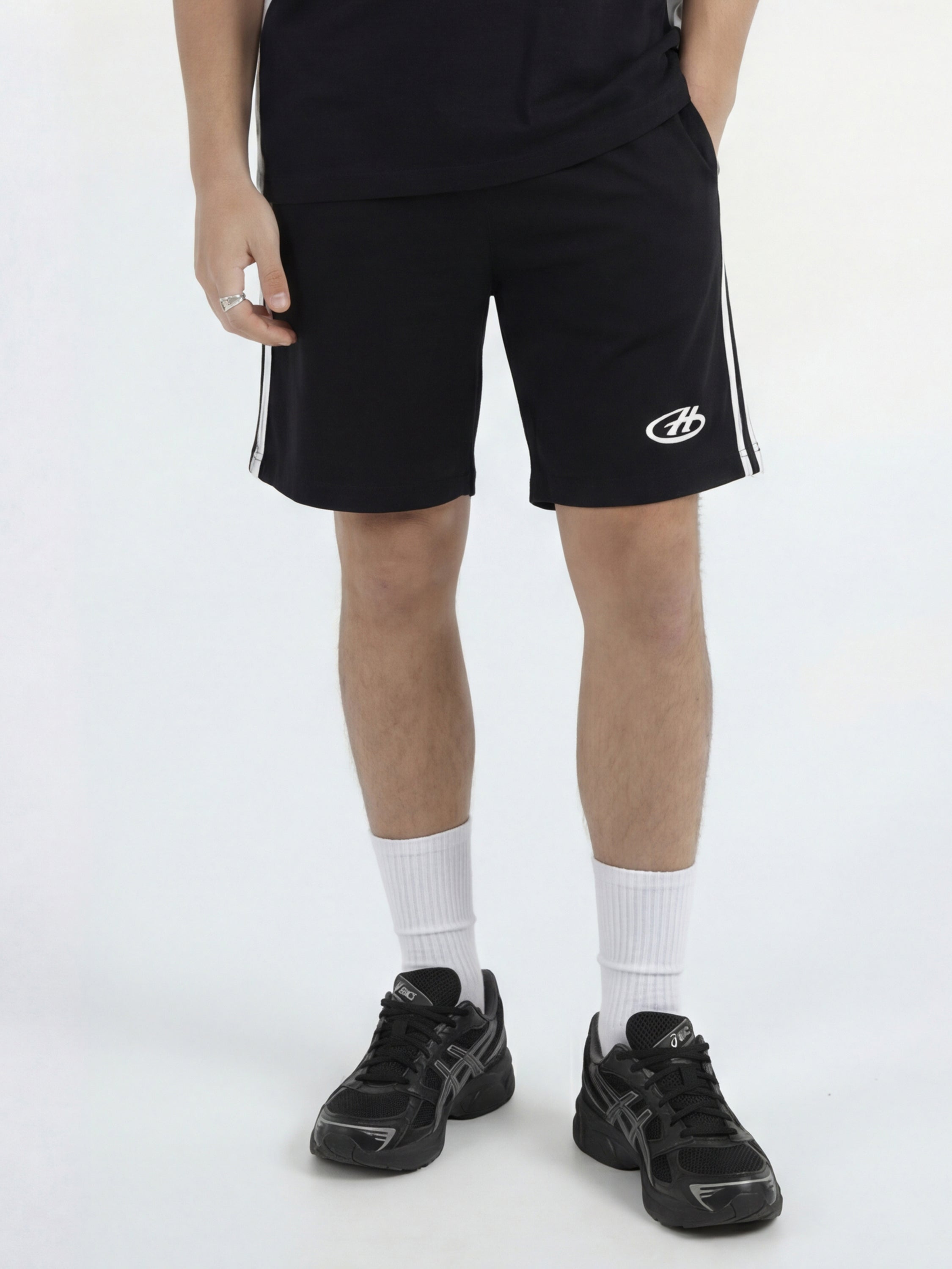 Highlander Men Black Relaxed Fit Regular Shorts - Black - Image 1