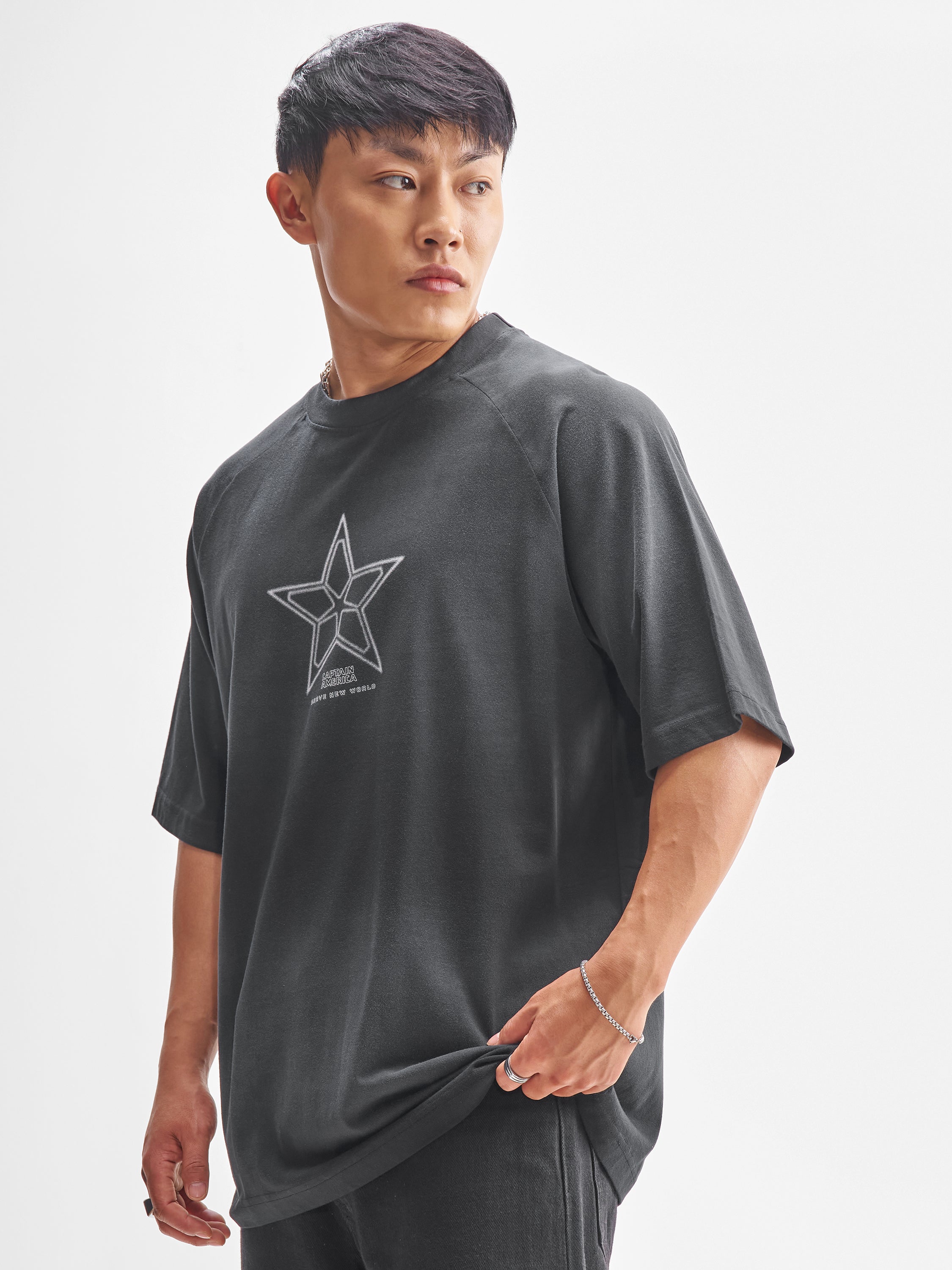 Marvel By Highlander Men Black Captain America Printed Round Neck Oversized Fit T-Shirt - Black - Image 4