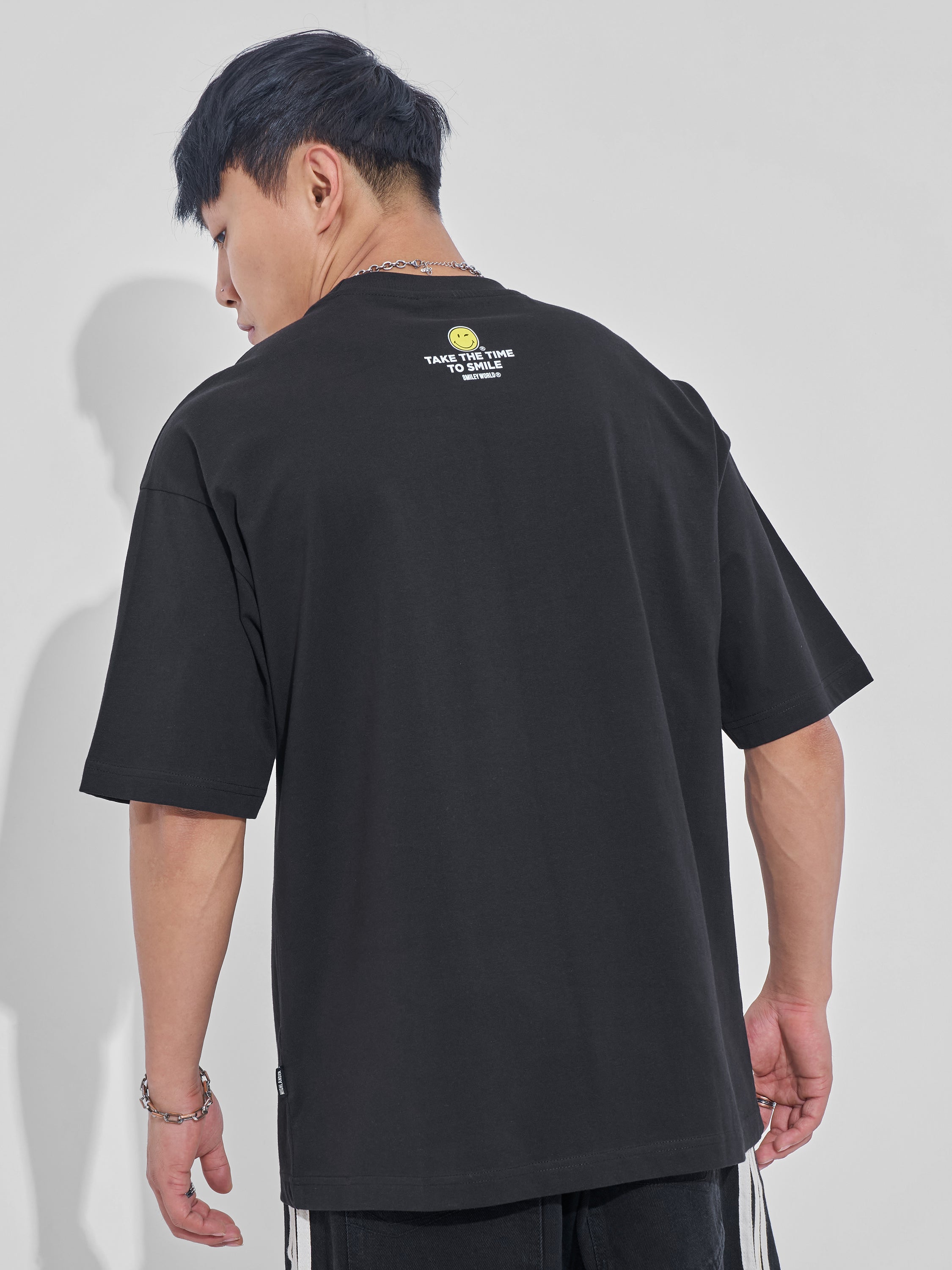 Highlander Men Black Smiley Printed Round Neck Oversized Fit T-Shirt - Black - Image 3