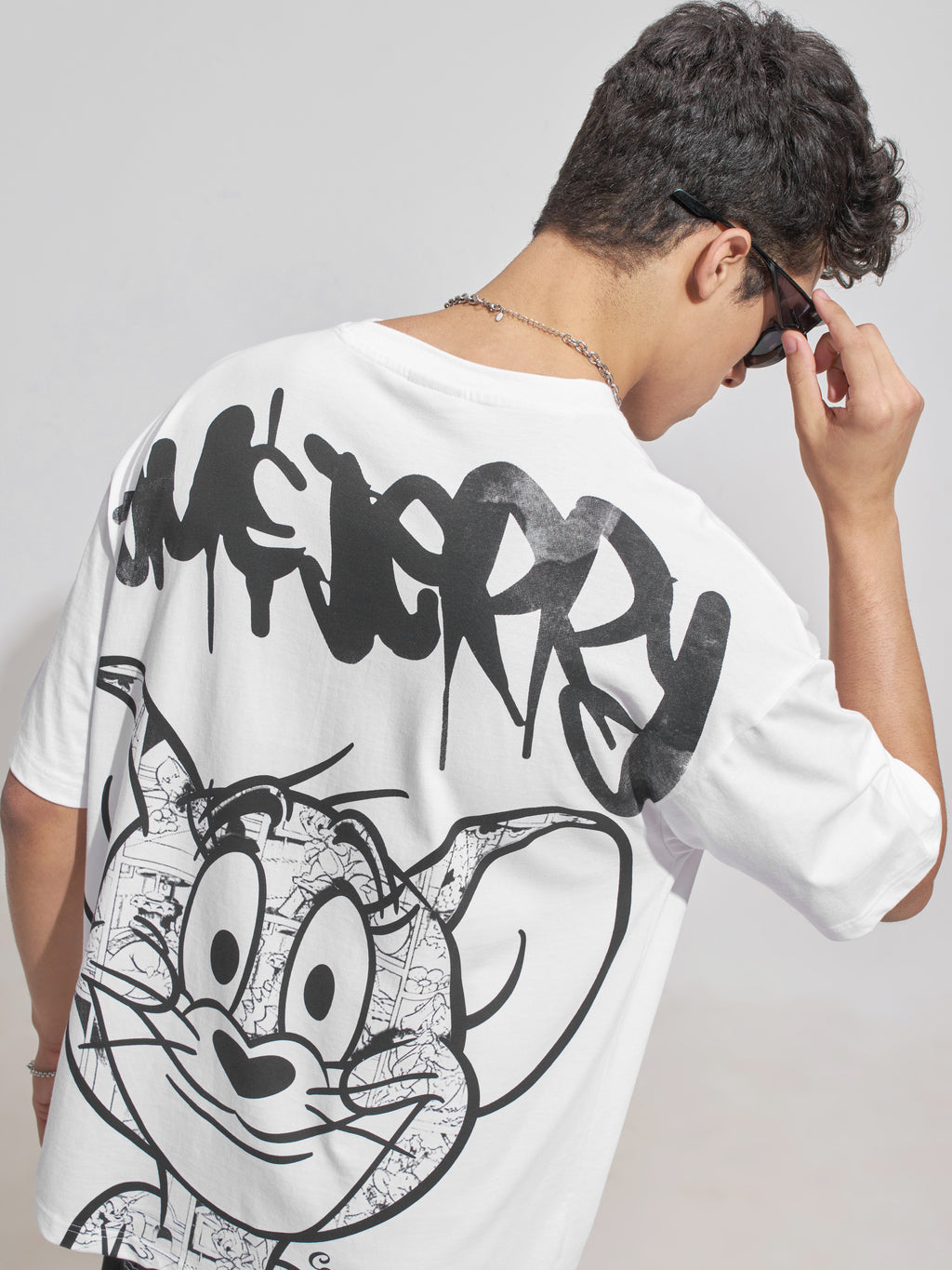WB By Highlander Men White Tom And Jerry Printed Round Neck Oversized Fit T-Shirt