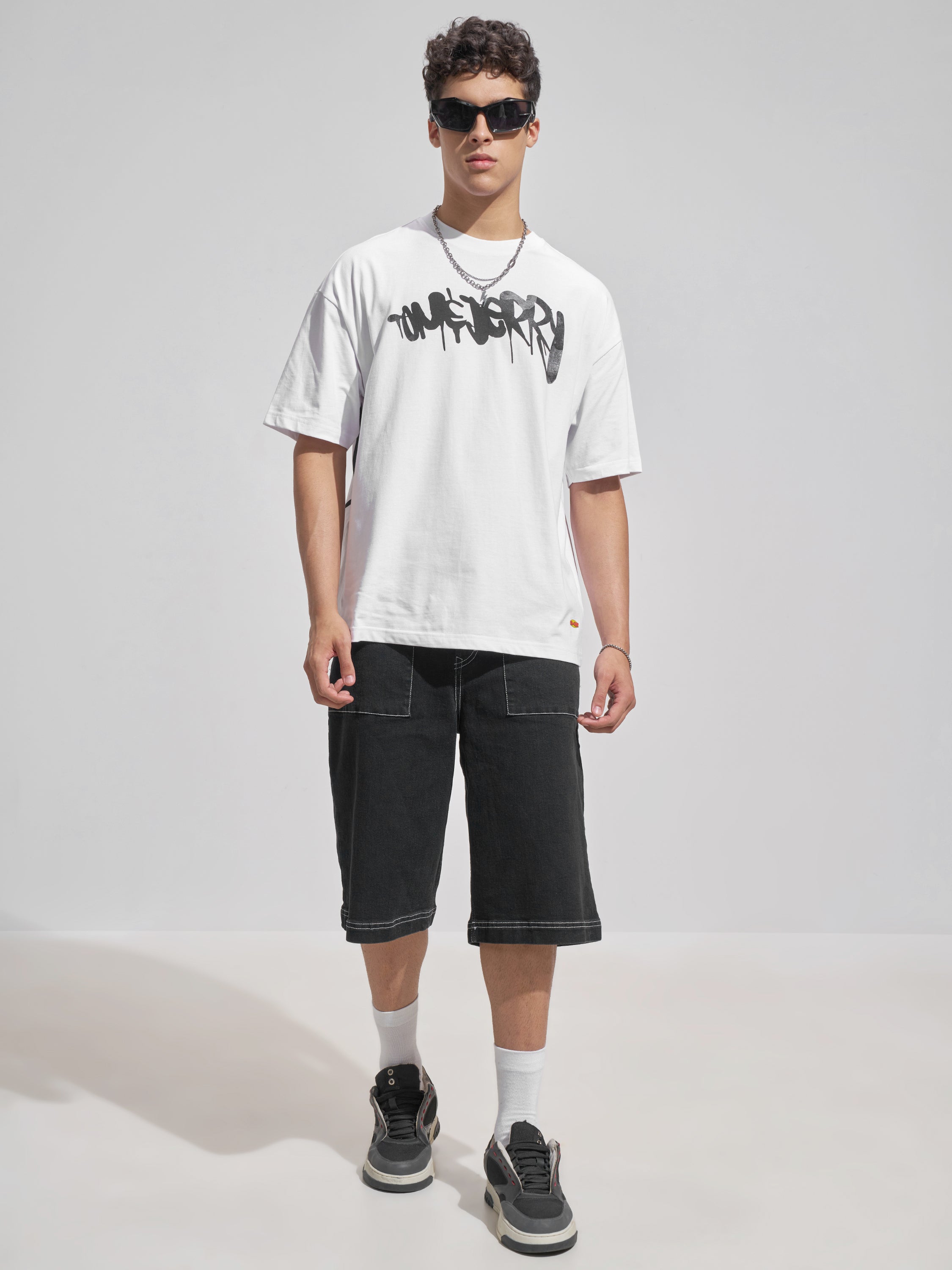 WB By Highlander Men White Tom And Jerry Printed Round Neck Oversized Fit T-Shirt