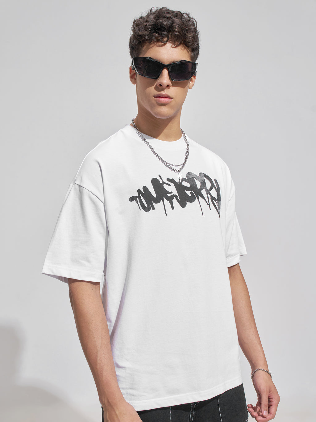 WB By Highlander Men White Tom And Jerry Printed Round Neck Oversized Fit T-Shirt