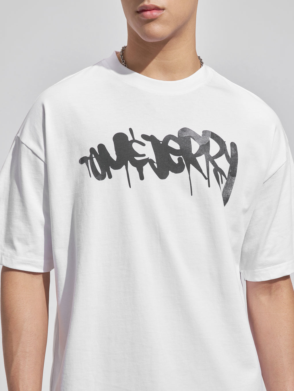 WB By Highlander Men White Tom And Jerry Printed Round Neck Oversized Fit T-Shirt