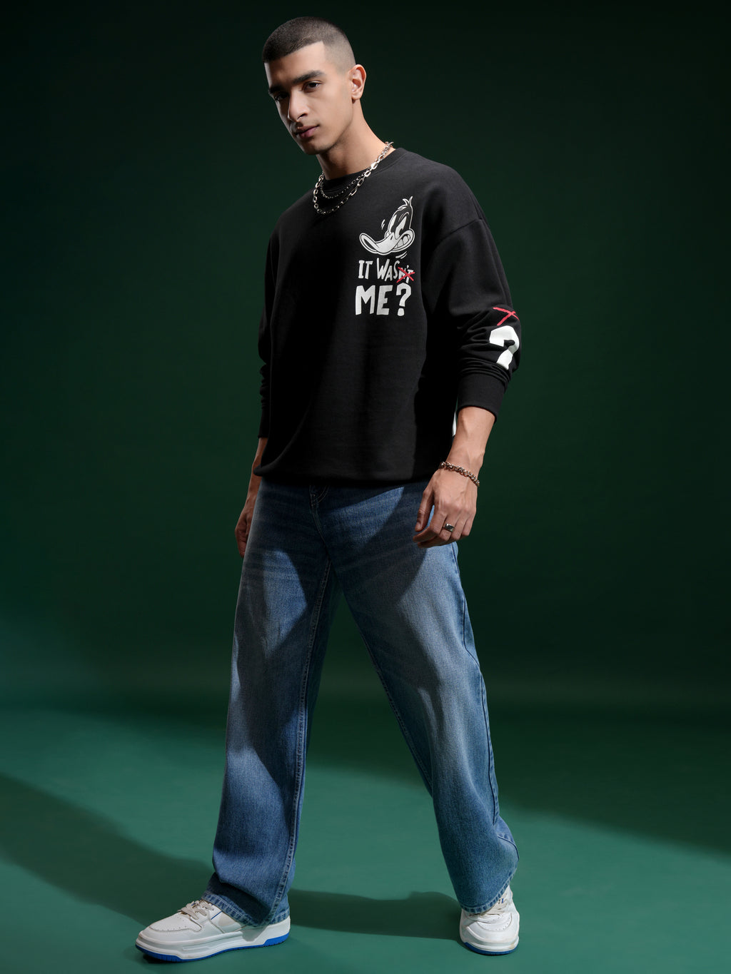 WB By Highlander Men Black Daffy Duck Round Neck Pullover Sweatshirt - Black - Image 2