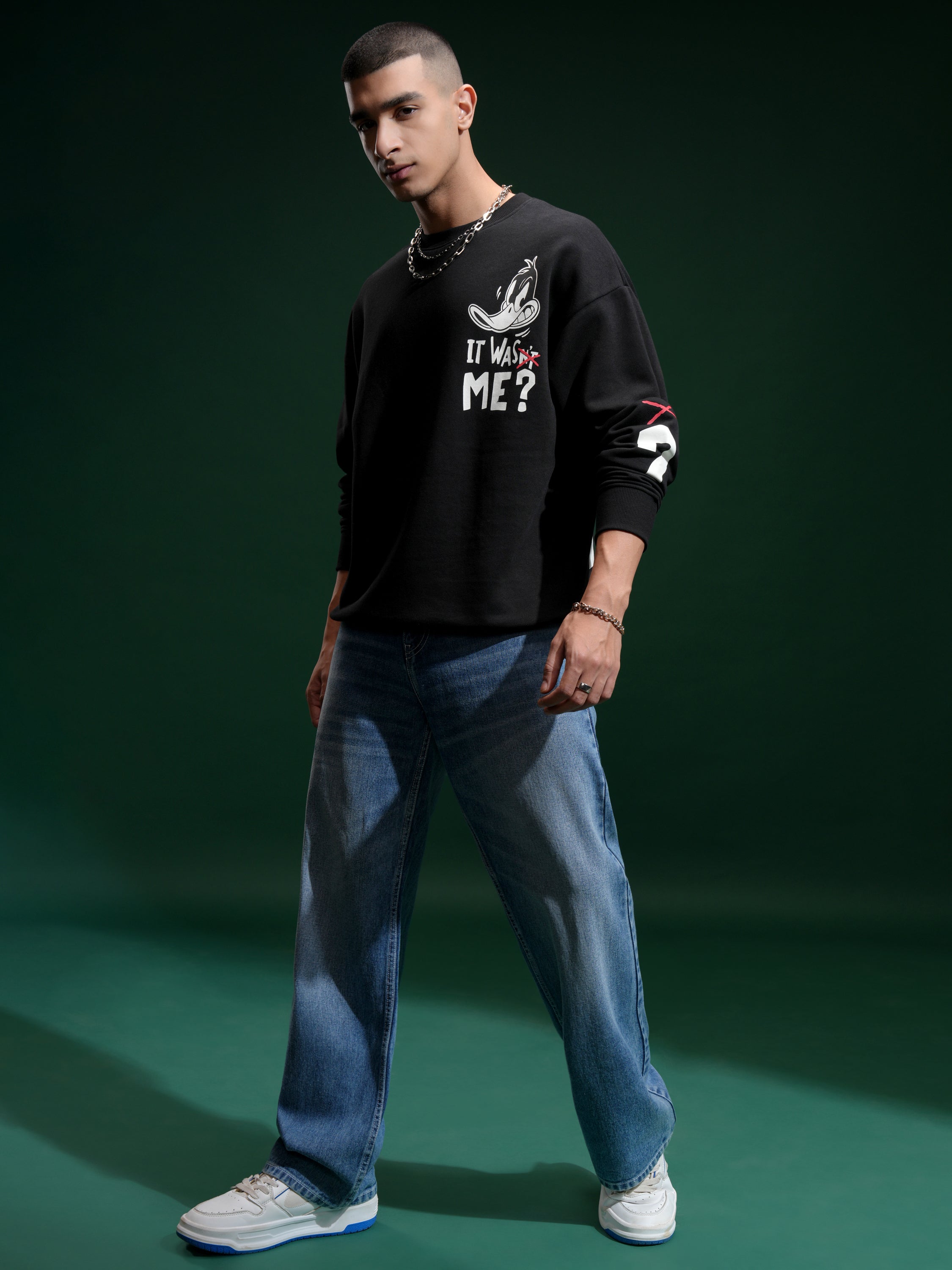 WB By Highlander Men Black Daffy Duck Round Neck Pullover Sweatshirt - Black - Image 2