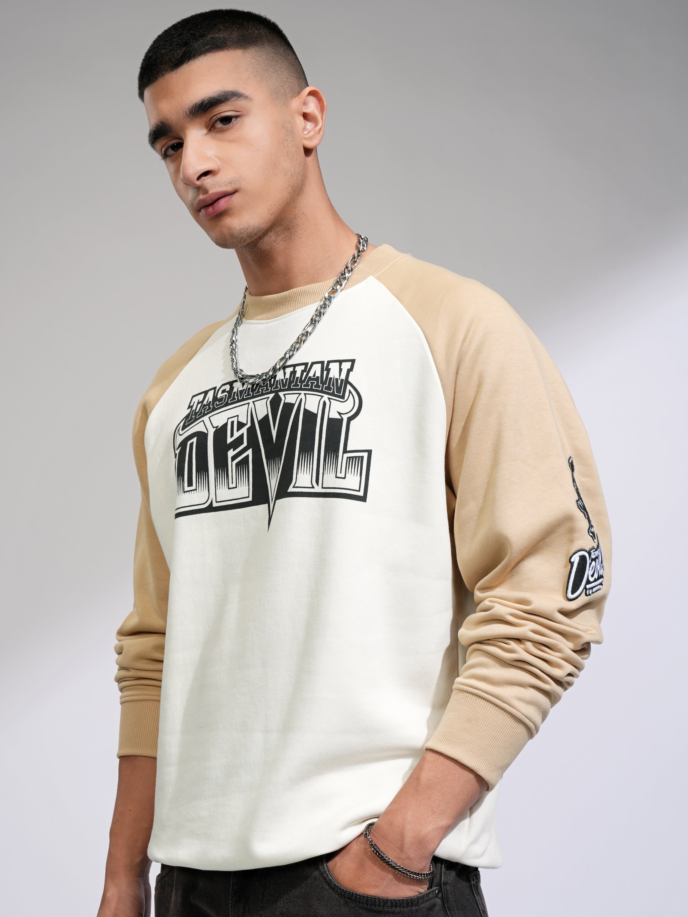 WB By Highlander Men White Looney Tunes Round Neck Pullover Sweatshirt - White - Image 4